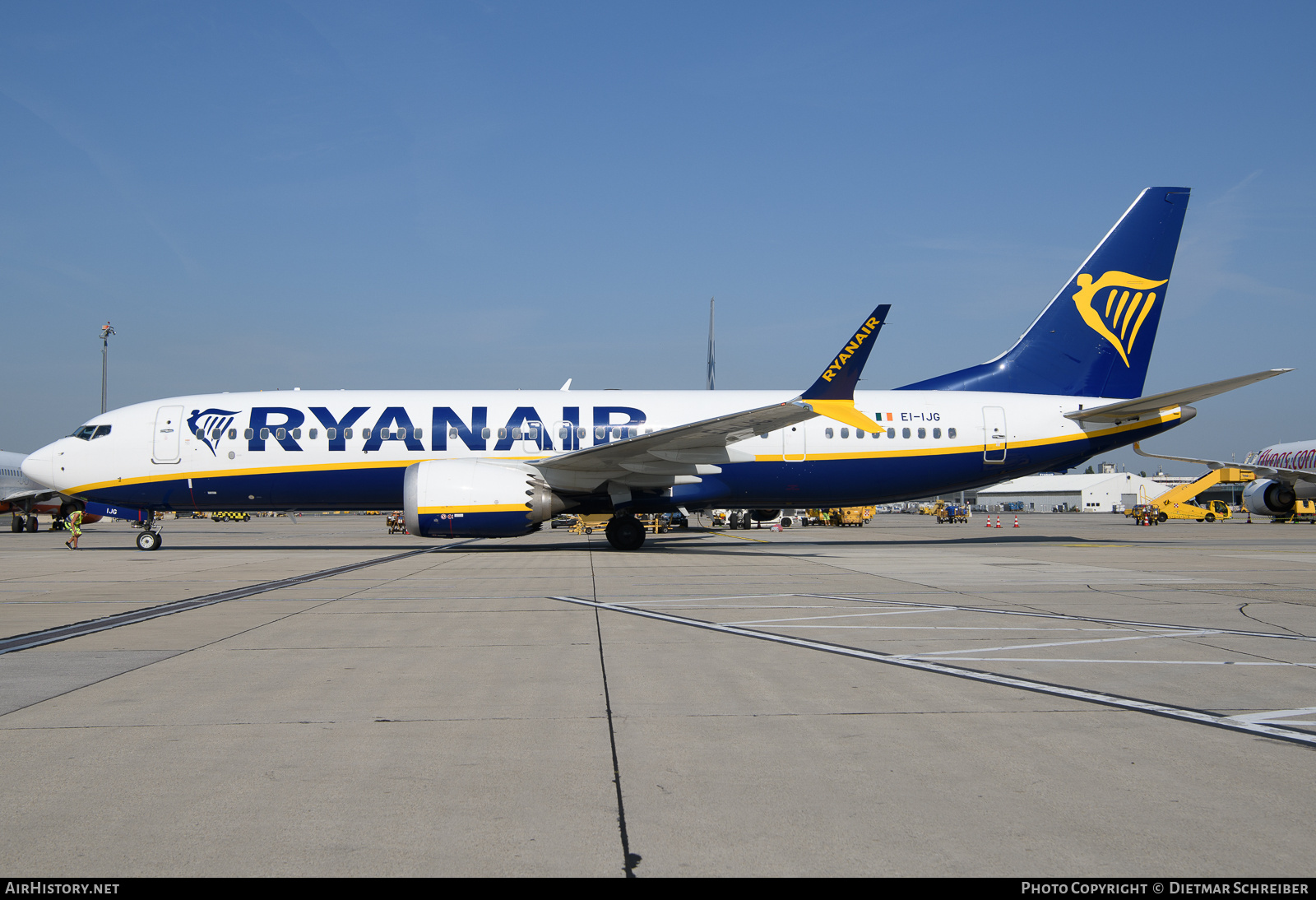 Aircraft Photo of EI-IJG | Boeing 737-8200 Max 200 | Ryanair | AirHistory.net #837013