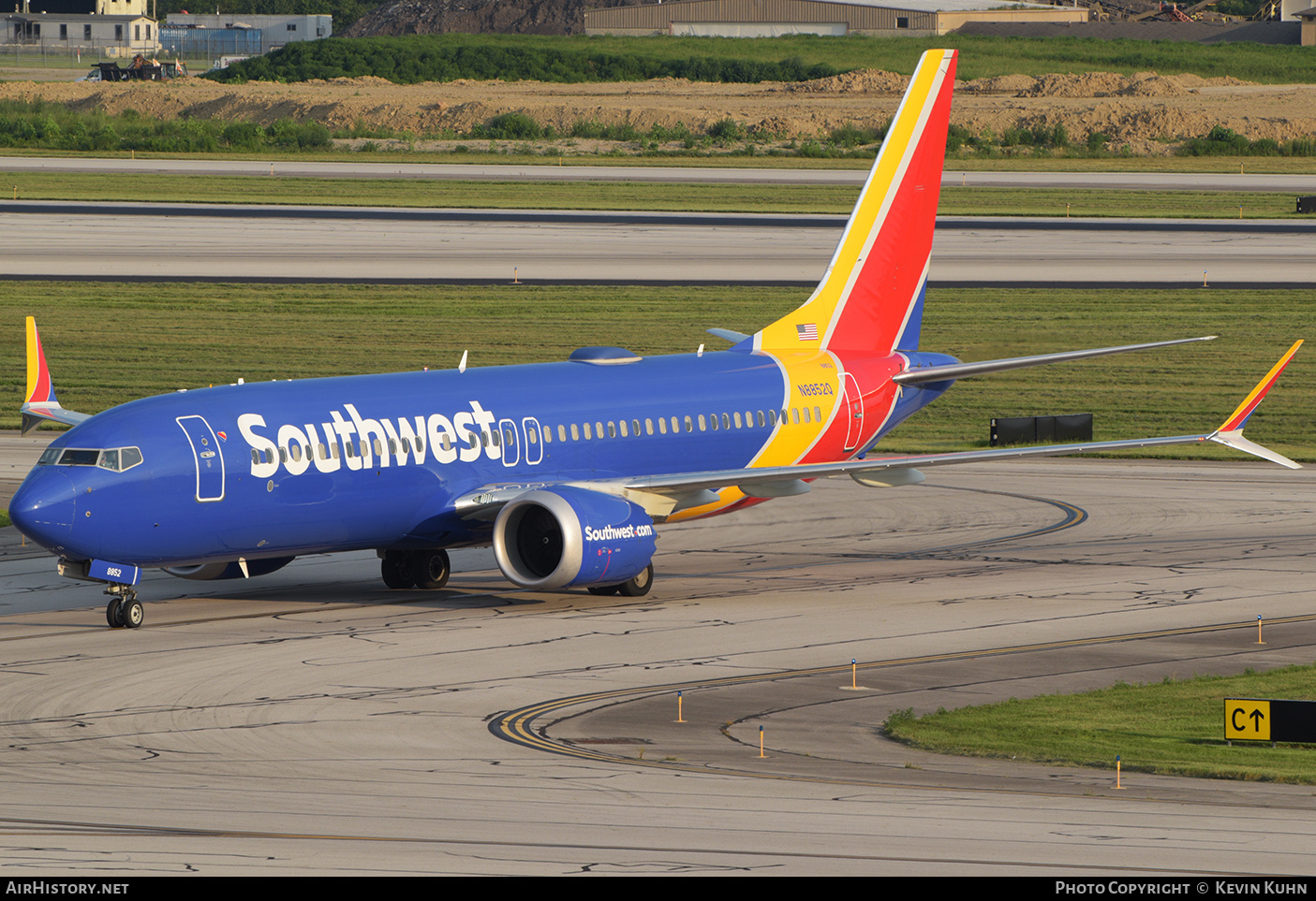 Aircraft Photo of N8852Q | Boeing 737-8 Max 8 | Southwest Airlines | AirHistory.net #837028