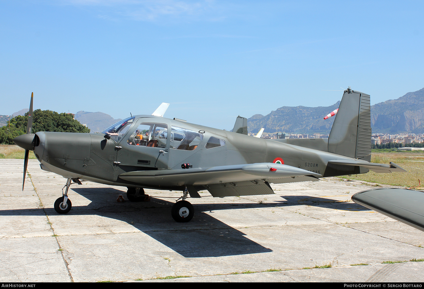 Aircraft Photo of MM61985 | SIAI-Marchetti S-208M | Italy - Air Force | AirHistory.net #837070