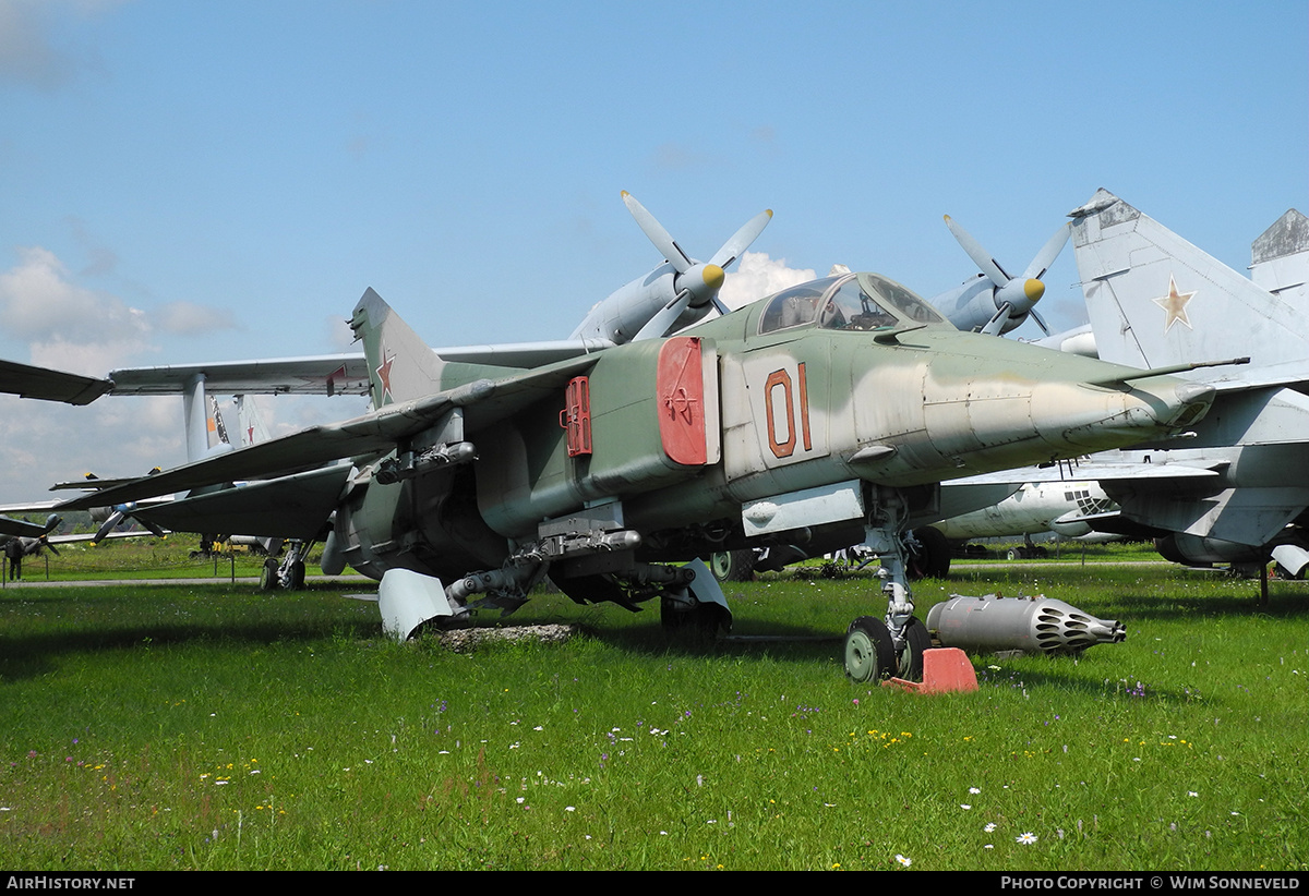 Aircraft Photo of 01 red | Mikoyan-Gurevich MiG-27D | Russia - Air Force | AirHistory.net #837143