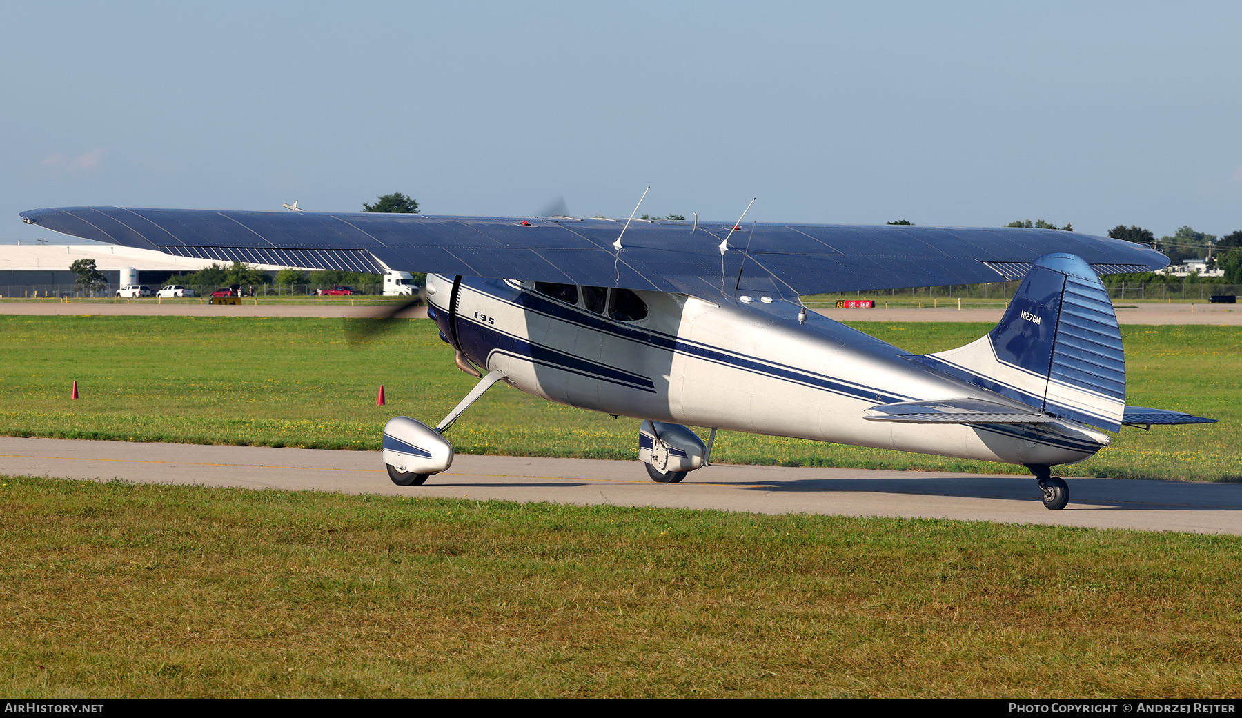 Aircraft Photo of N127GM | Cessna 195 | AirHistory.net #837208