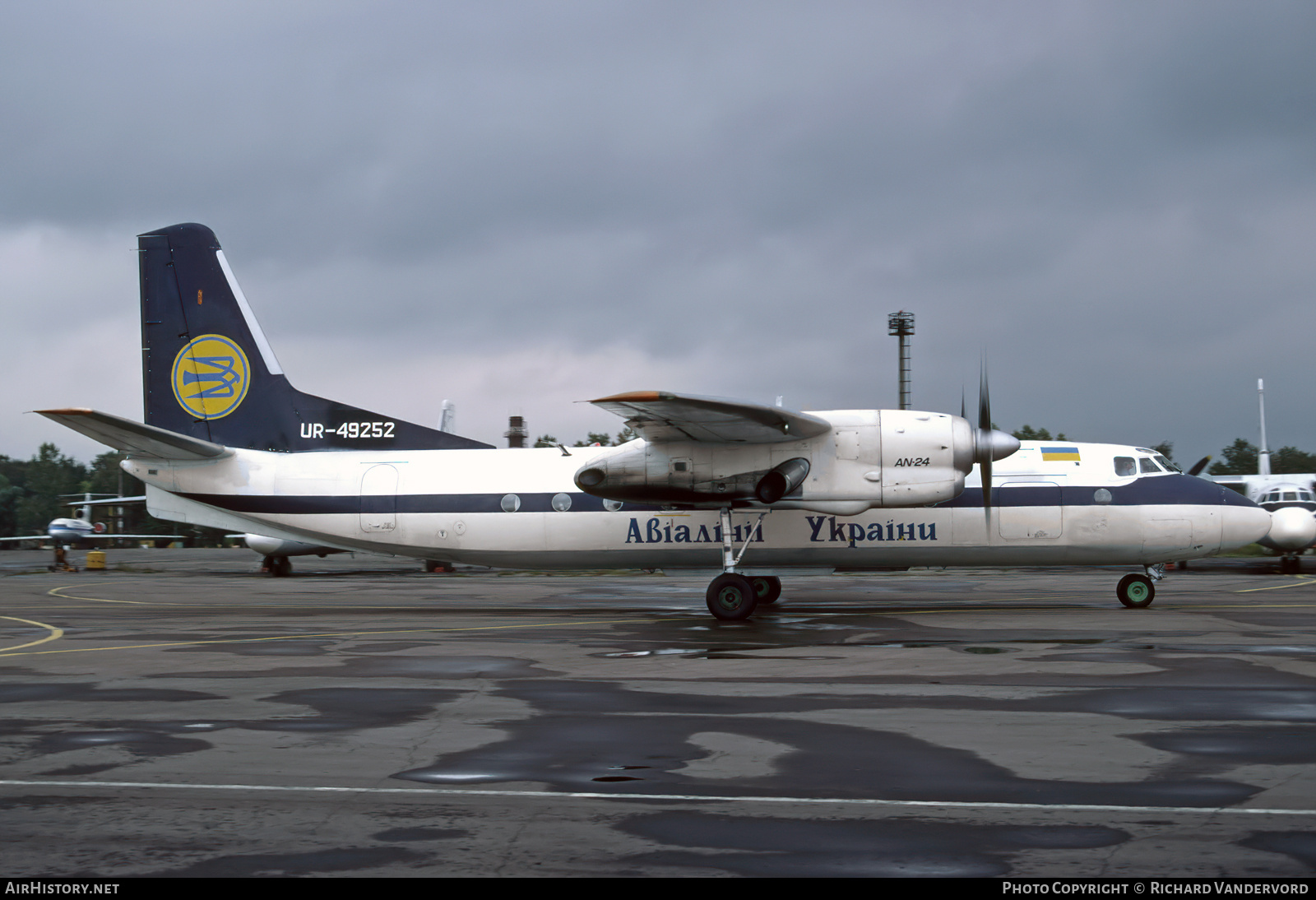 Aircraft Photo of UR-49252 | Antonov An-24V | Air Ukraine | AirHistory.net #837300