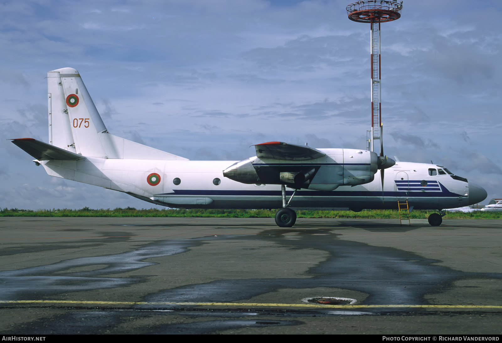 Aircraft Photo of 075 | Antonov An-26 | Bulgaria - Air Force | AirHistory.net #837392