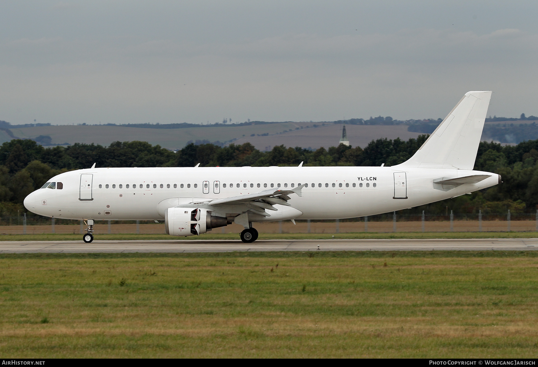 Aircraft Photo of YL-LCN | Airbus A320-211 | SmartLynx Airlines | AirHistory.net #837441
