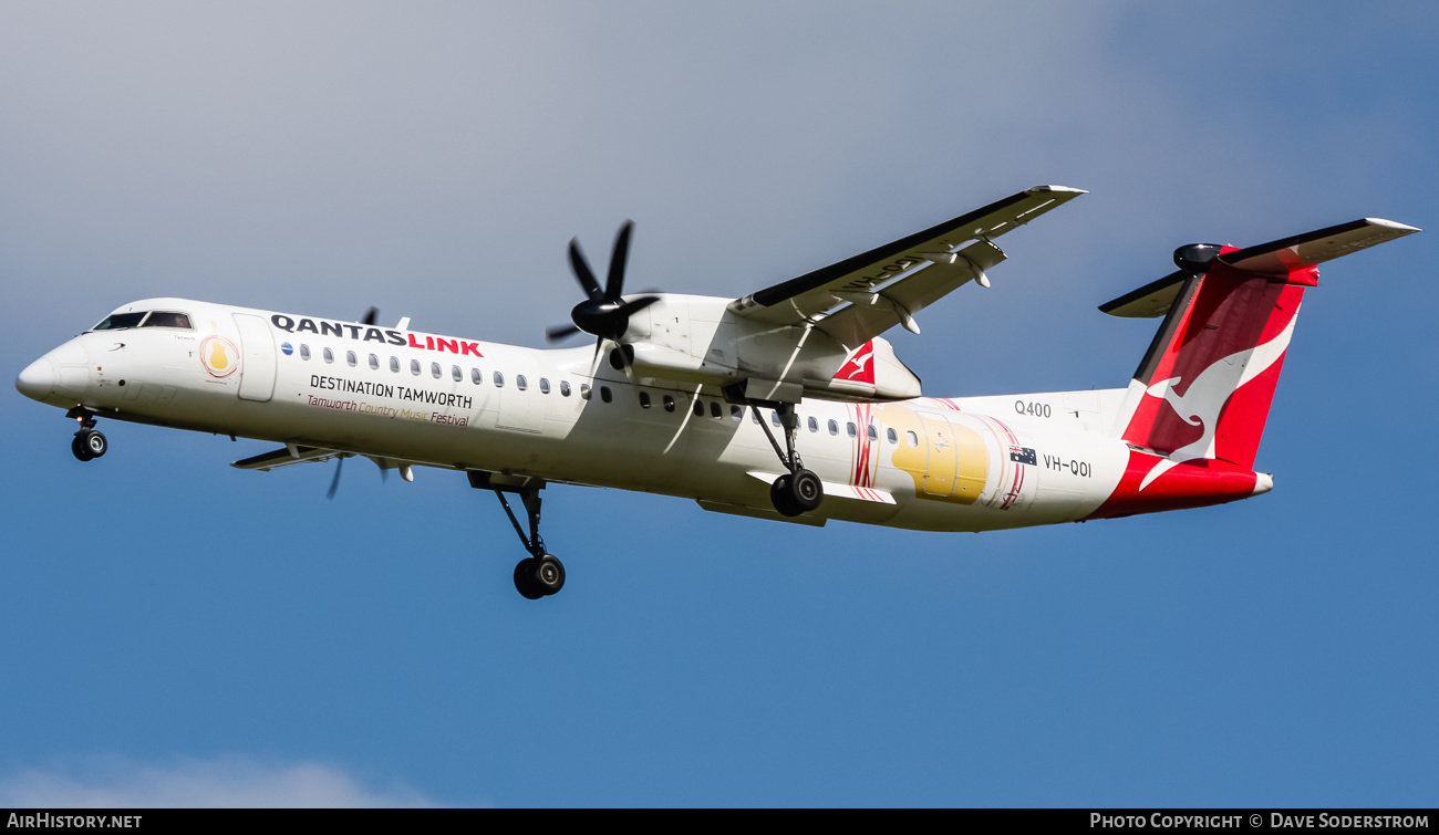 Aircraft Photo of VH-QOI | Bombardier DHC-8-402 Dash 8 | QantasLink | AirHistory.net #837447