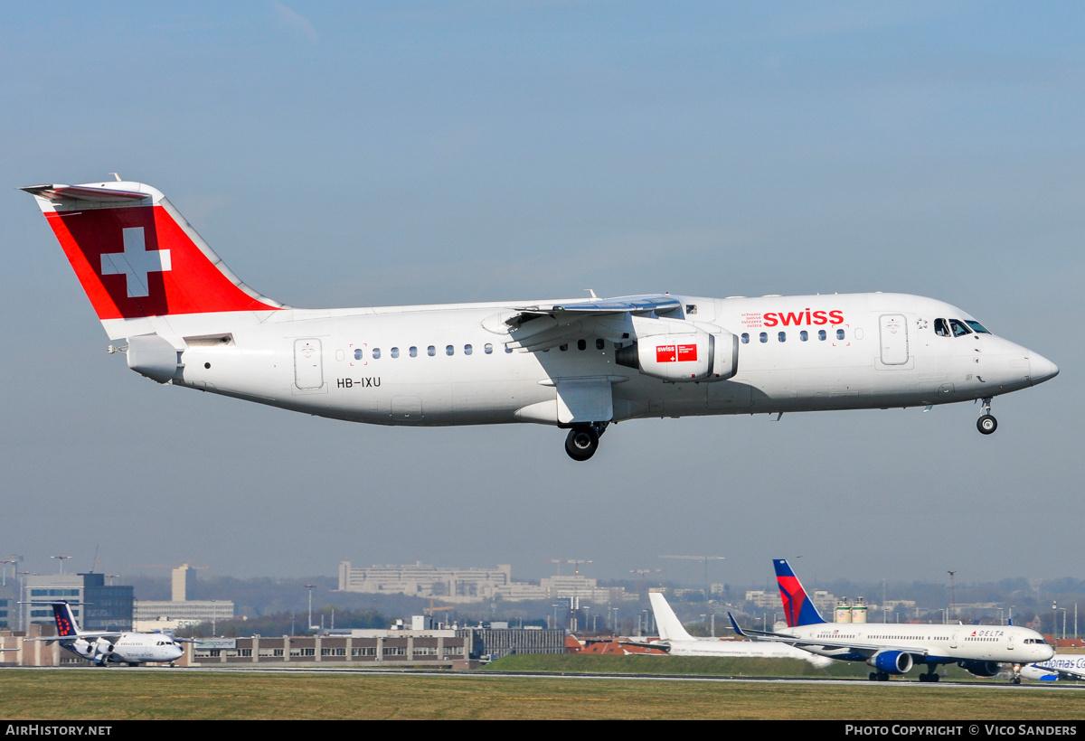 Aircraft Photo of HB-IXU | British Aerospace Avro 146-RJ100 | Swiss International Air Lines | AirHistory.net #837469