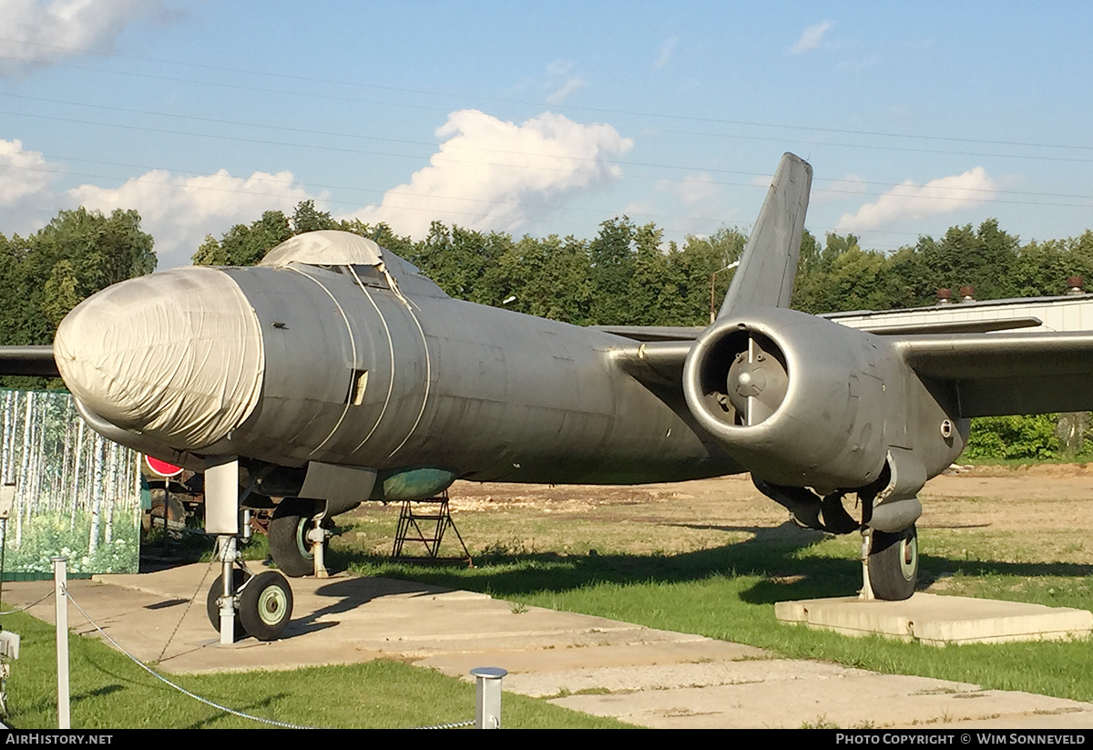 Aircraft Photo of 01 red | Ilyushin Il-28 | Soviet Union - Air Force | AirHistory.net #837608