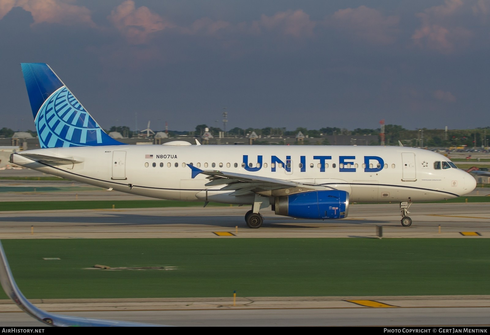Aircraft Photo of N807UA | Airbus A319-131 | United Airlines | AirHistory.net #837649