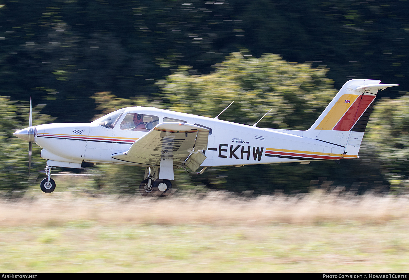 Aircraft Photo of G-EKHW | Piper PA-28RT-201T Turbo Arrow IV | AirHistory.net #837742