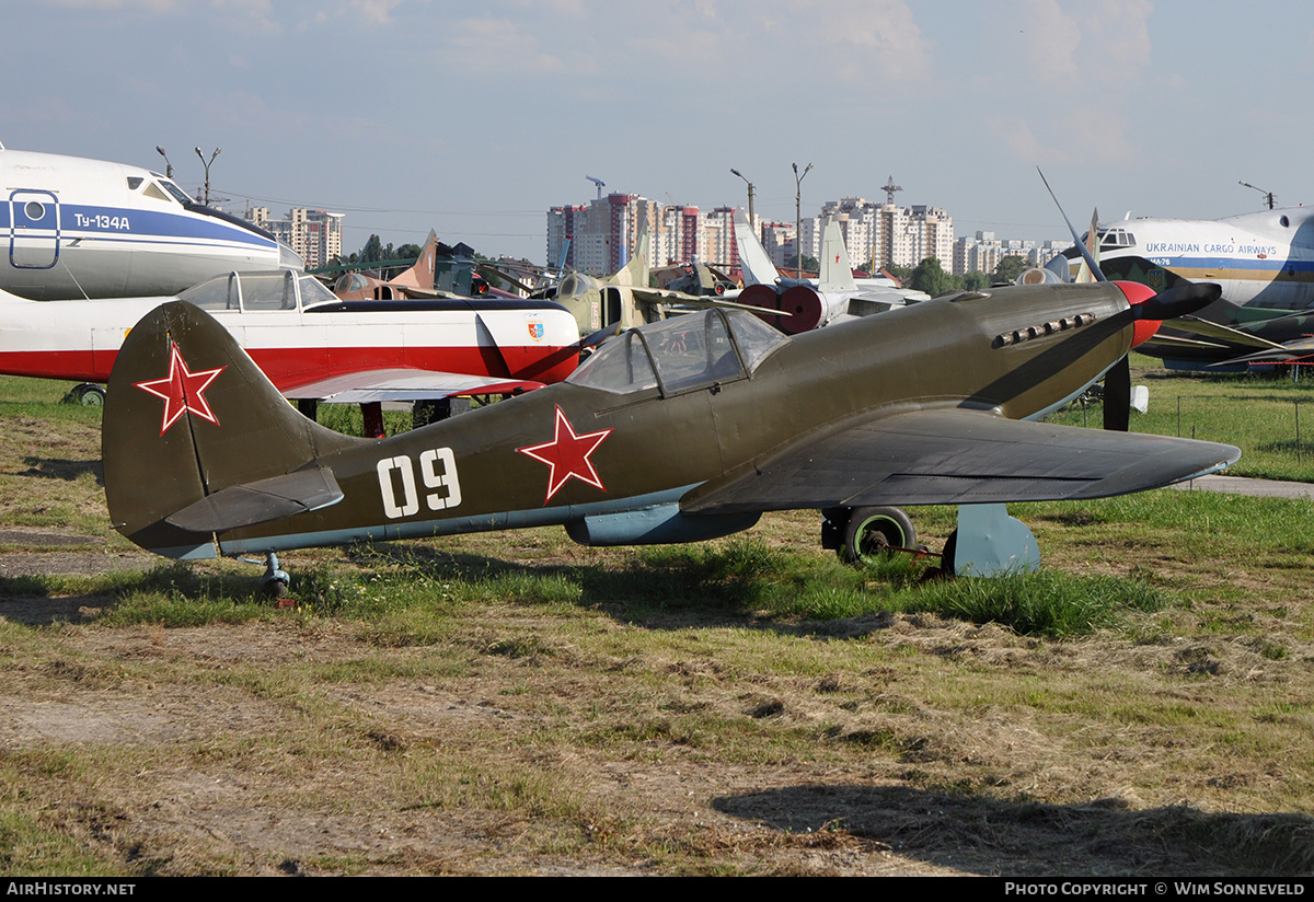 Aircraft Photo of 09 white | Yakovlev Yak-9M replica | Soviet Union - DOSAAF | AirHistory.net #837771