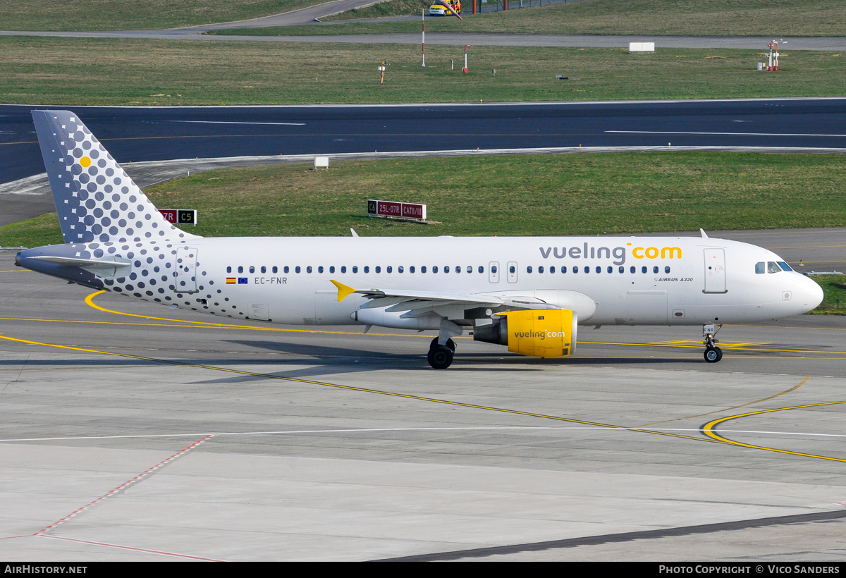 Aircraft Photo of EC-FNR | Airbus A320-211 | Vueling Airlines | AirHistory.net #837872