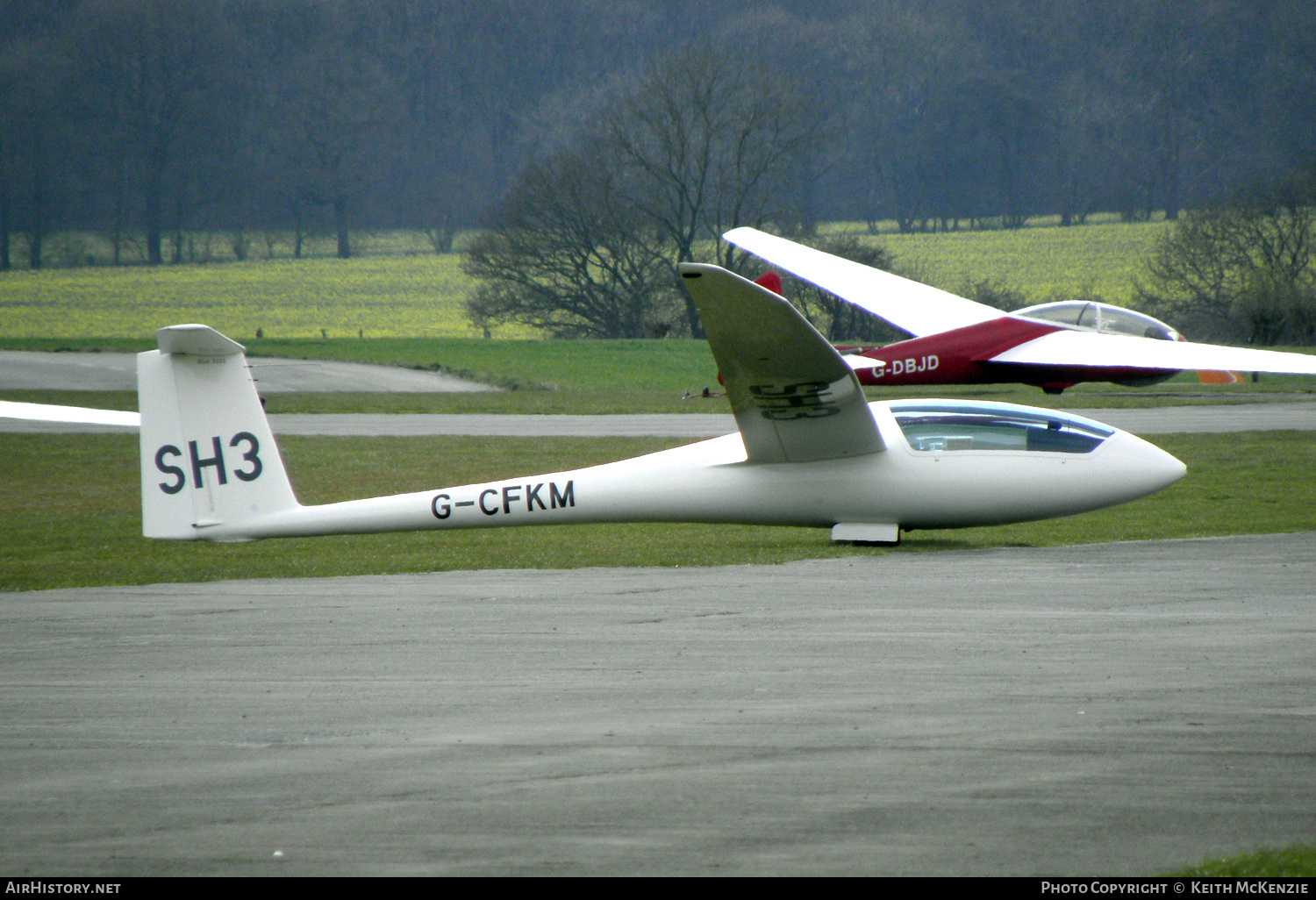 Aircraft Photo of G-CFKM | Schempp-Hirth Discus b | AirHistory.net #837881