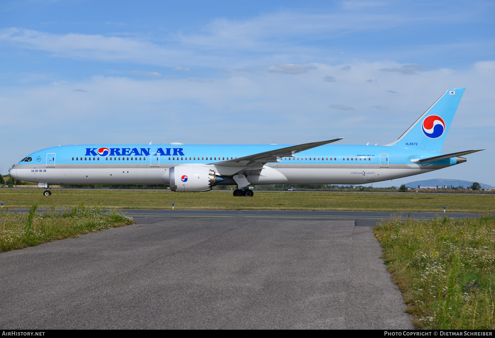 Aircraft Photo of HL8572 | Boeing 787-10 Dreamliner | Korean Air | AirHistory.net #838010