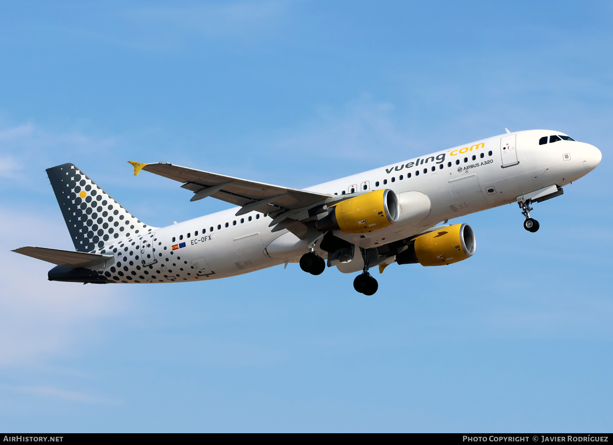 Aircraft Photo of EC-OFX | Airbus A320-214 | Vueling Airlines | AirHistory.net #838024