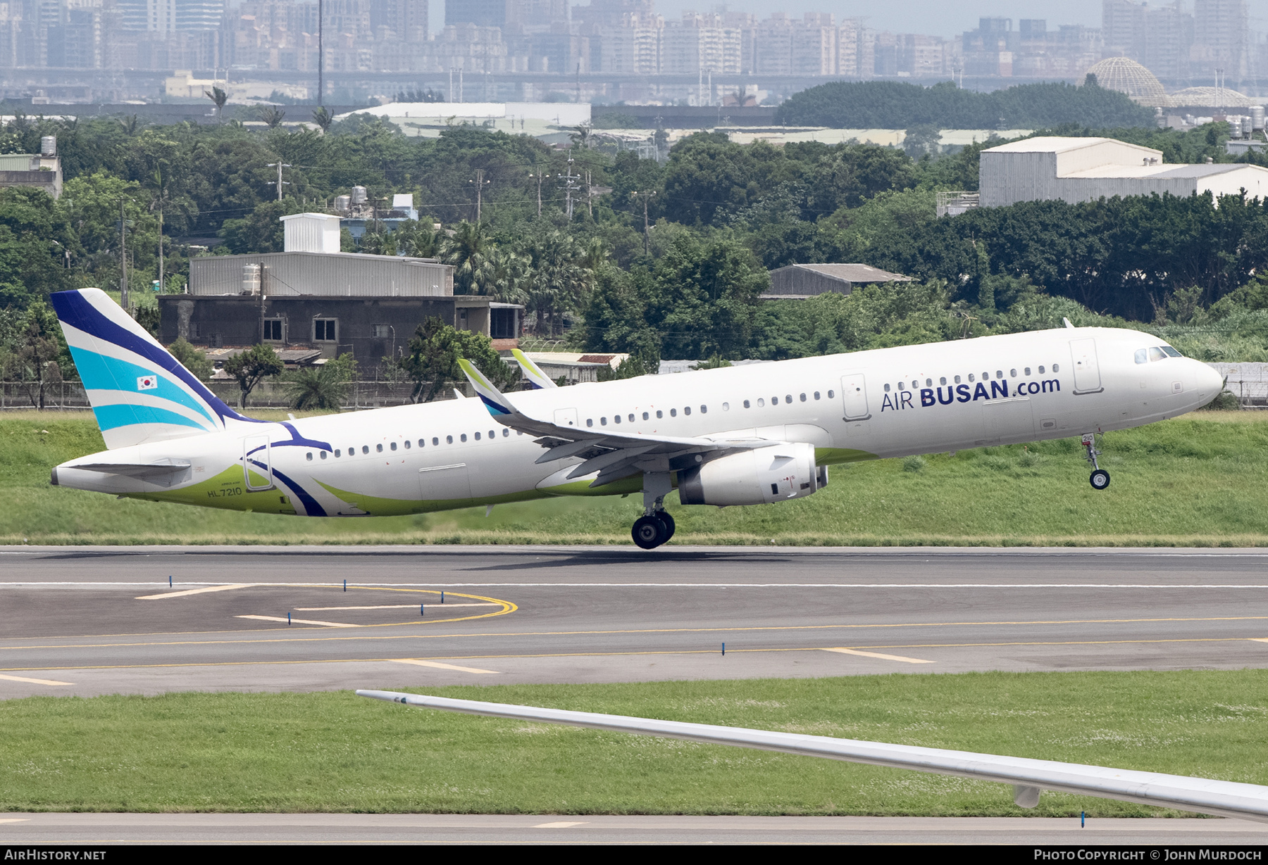 Aircraft Photo of HL7210 | Airbus A321-231 | Air Busan | AirHistory.net #838047