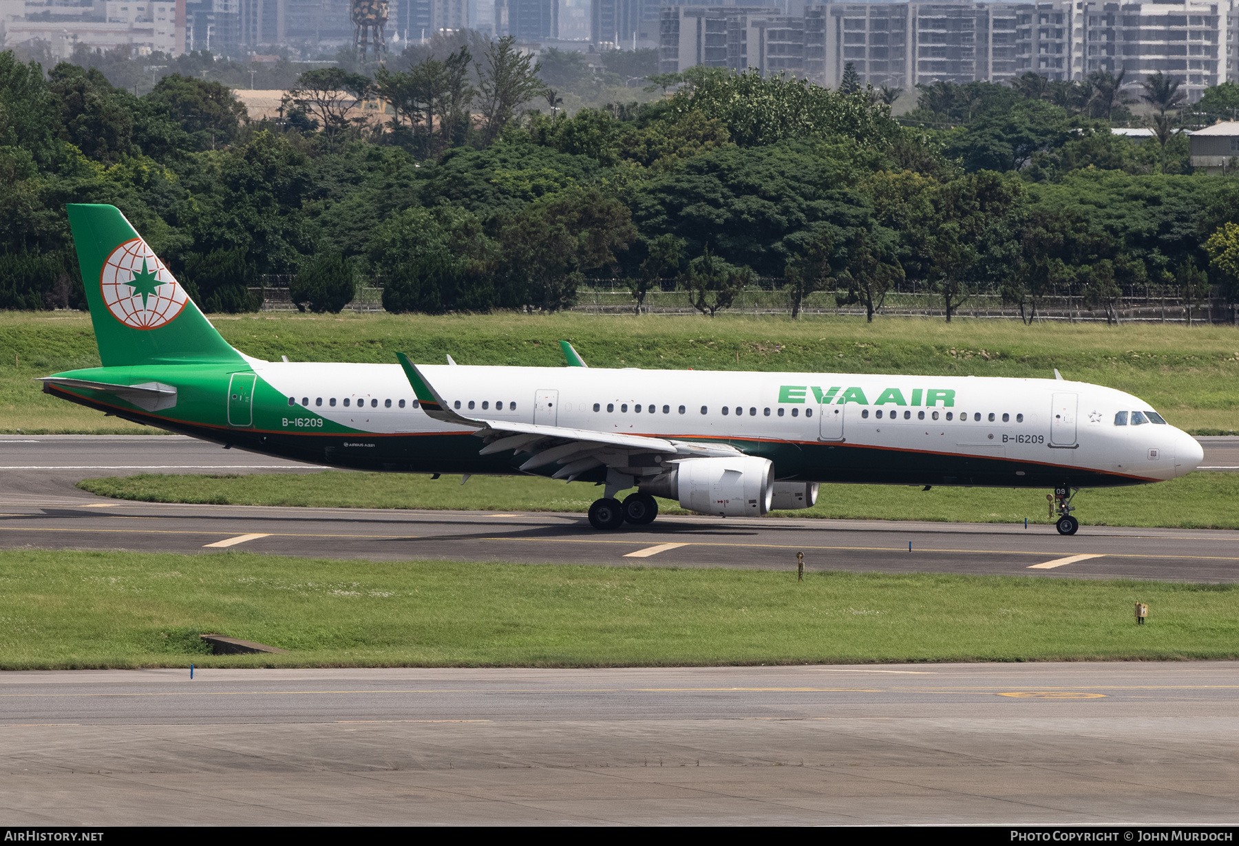 Aircraft Photo of B-16209 | Airbus A321-211 | EVA Air | AirHistory.net #838108