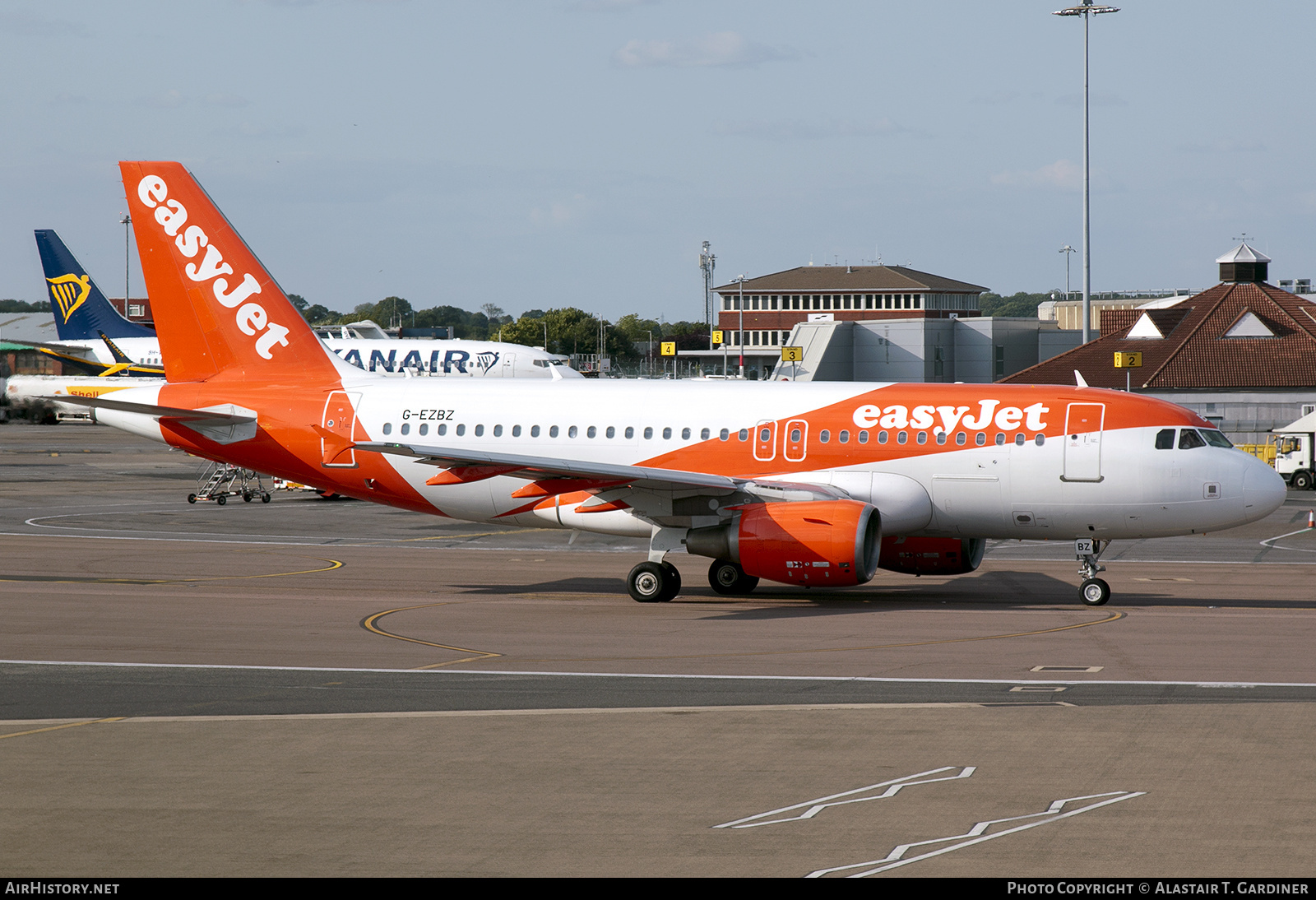 Aircraft Photo of G-EZBZ | Airbus A319-111 | EasyJet | AirHistory.net #838333