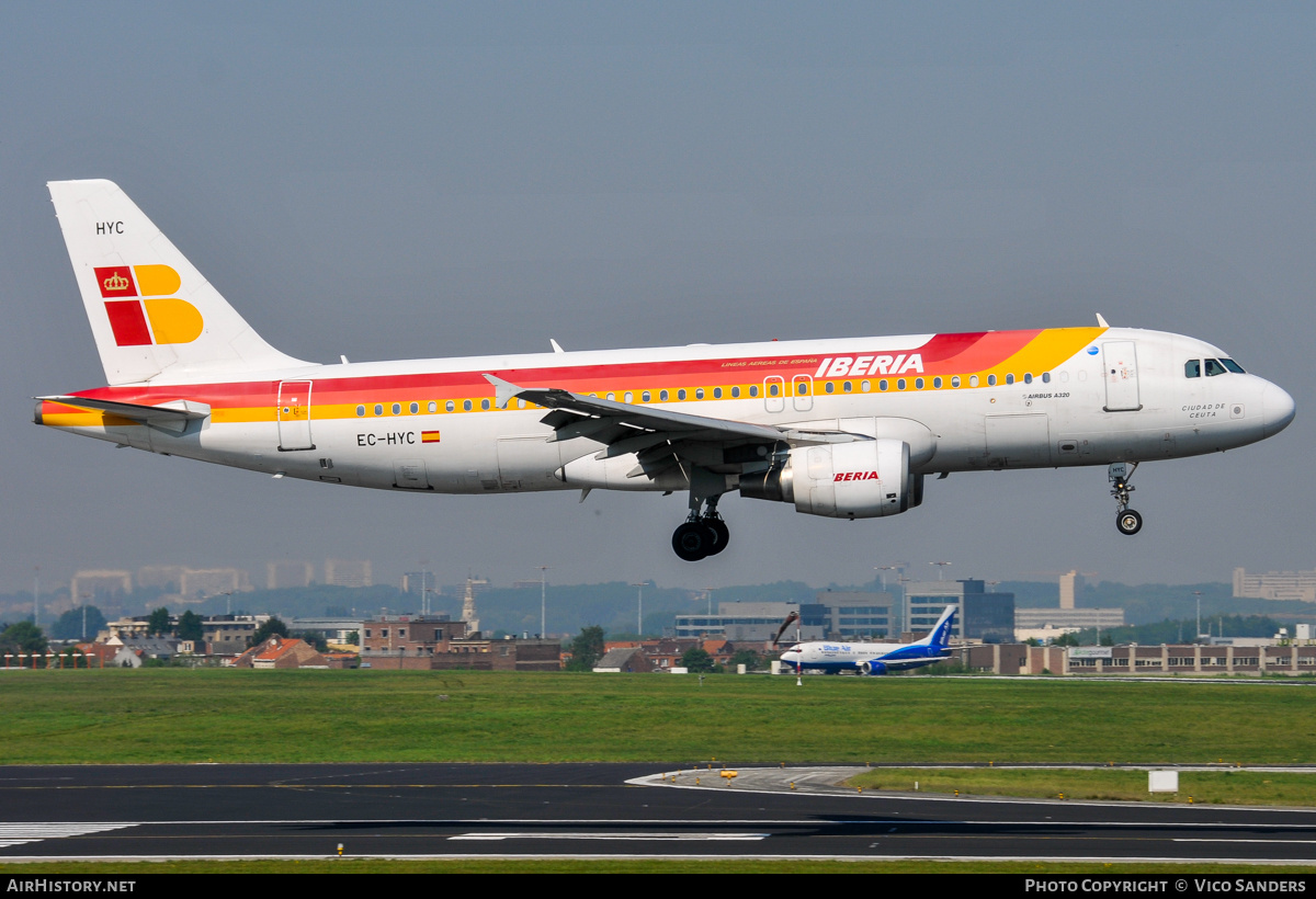 Aircraft Photo of EC-HYC | Airbus A320-214 | Iberia | AirHistory.net #838457