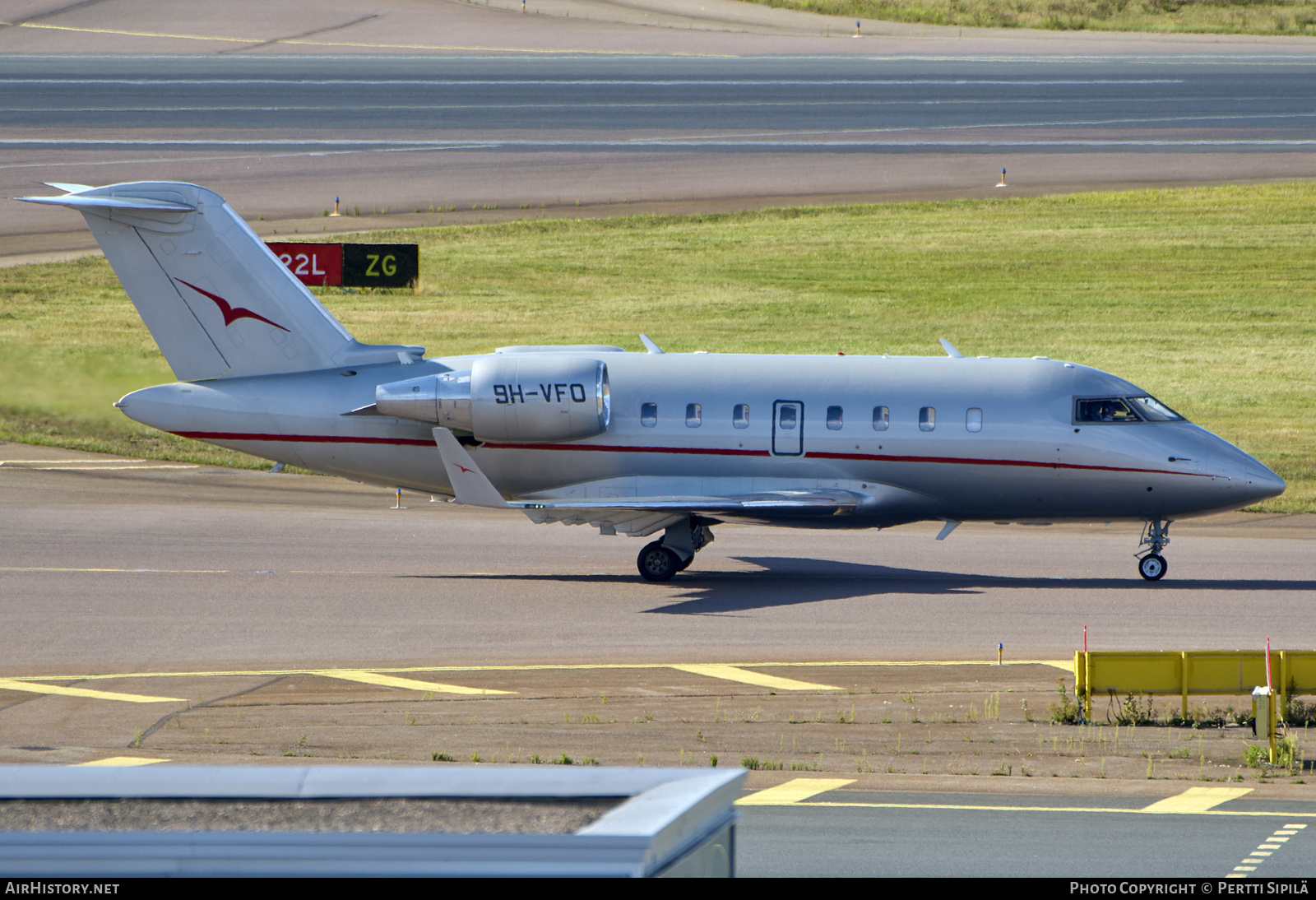 Aircraft Photo of 9H-VFO | Bombardier Challenger 605 (CL-600-2B16) | VistaJet | AirHistory.net #838511