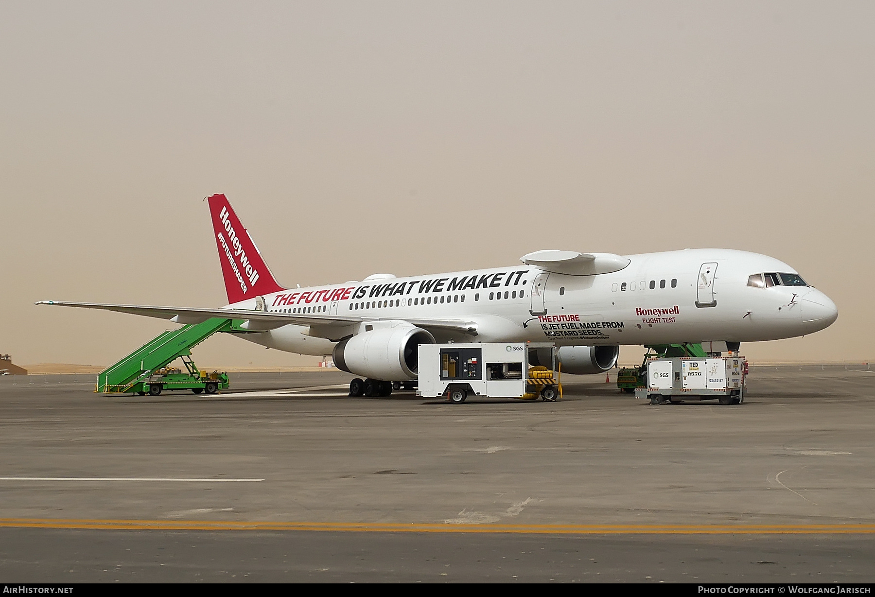 Aircraft Photo of N757HW | Boeing 757-225 | Honeywell Flight Test | AirHistory.net #838515