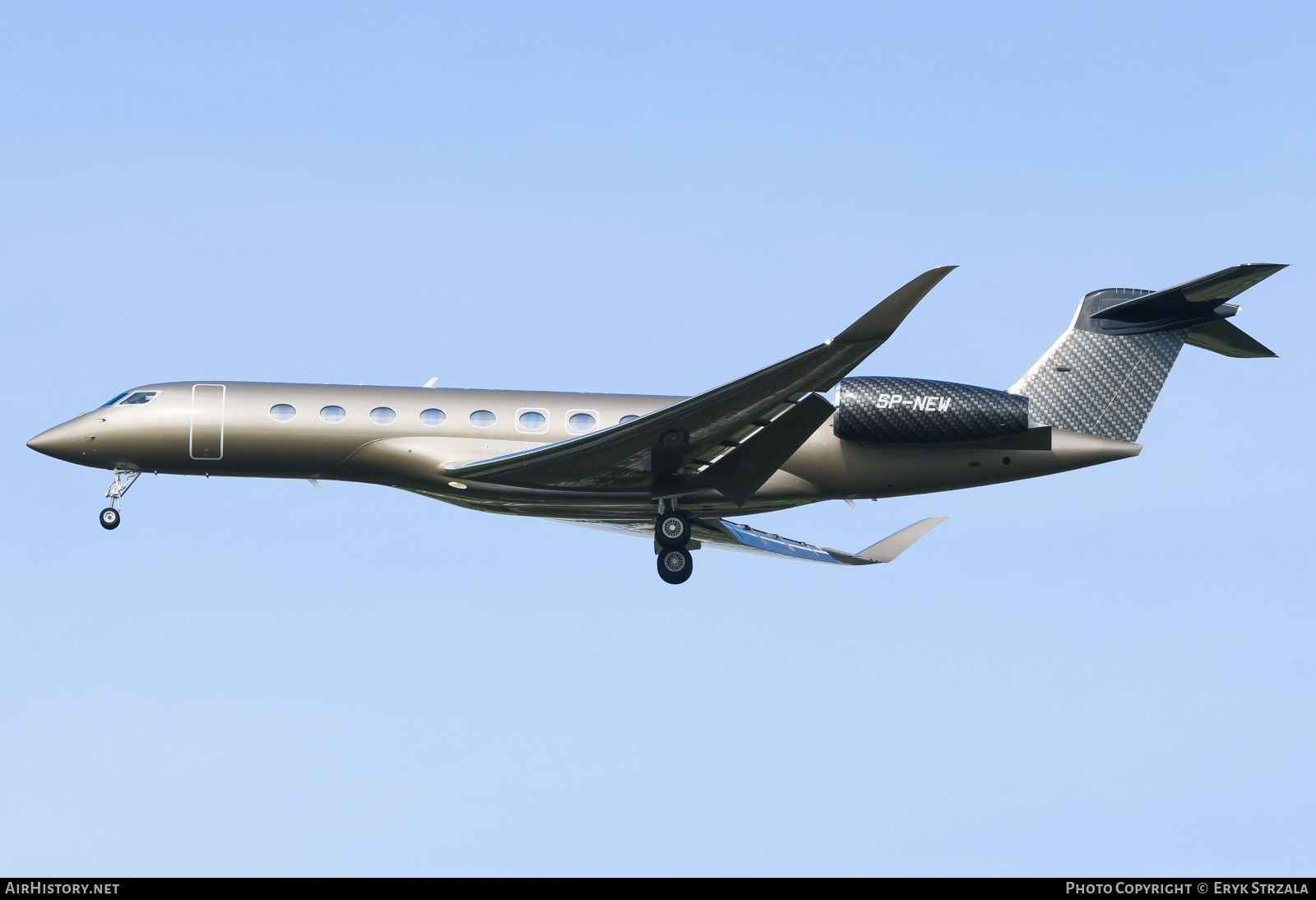Aircraft Photo of SP-NEW | Gulfstream Aerospace G700 | AirHistory.net #838559