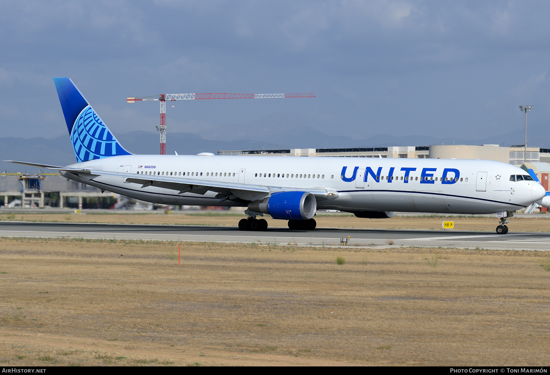 Aircraft Photo of N66056 | Boeing 767-424/ER | United Airlines | AirHistory.net #838588