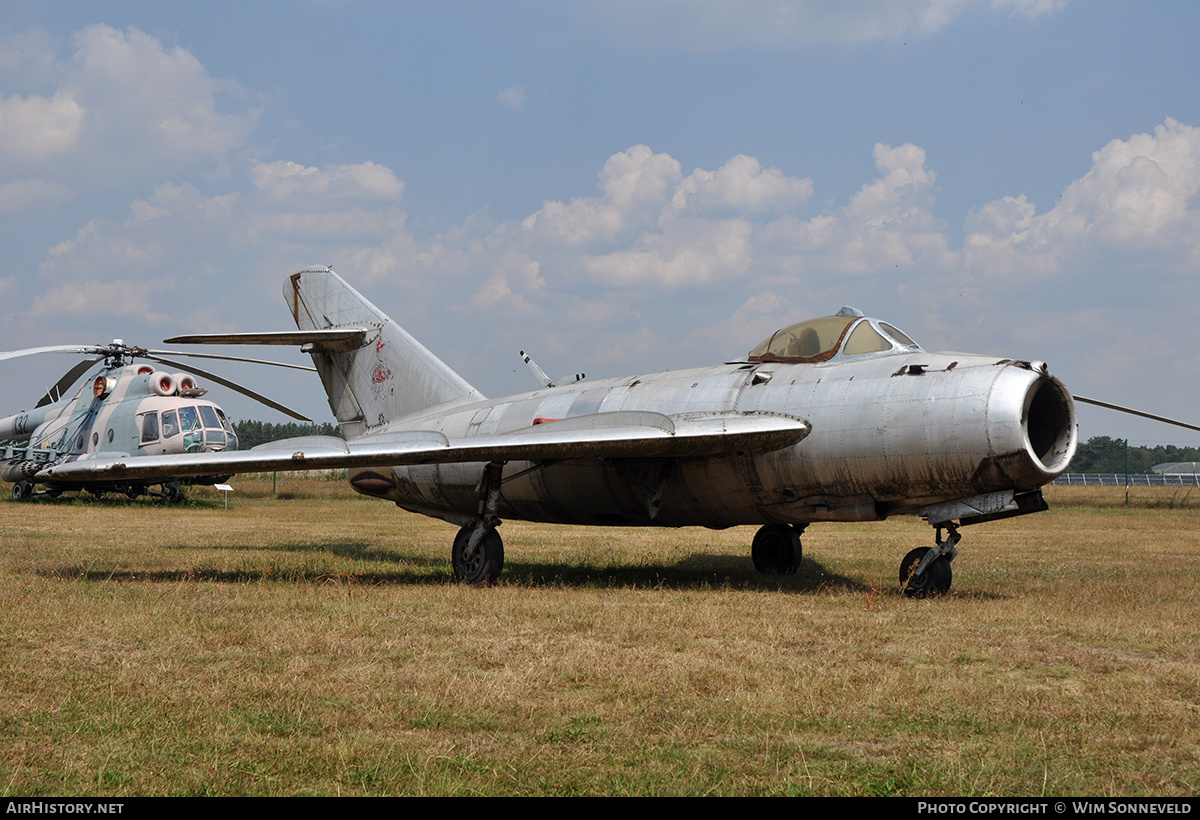 Aircraft Photo of 22 | Mikoyan-Gurevich MiG-17 | East Germany - Air Force | AirHistory.net #838592