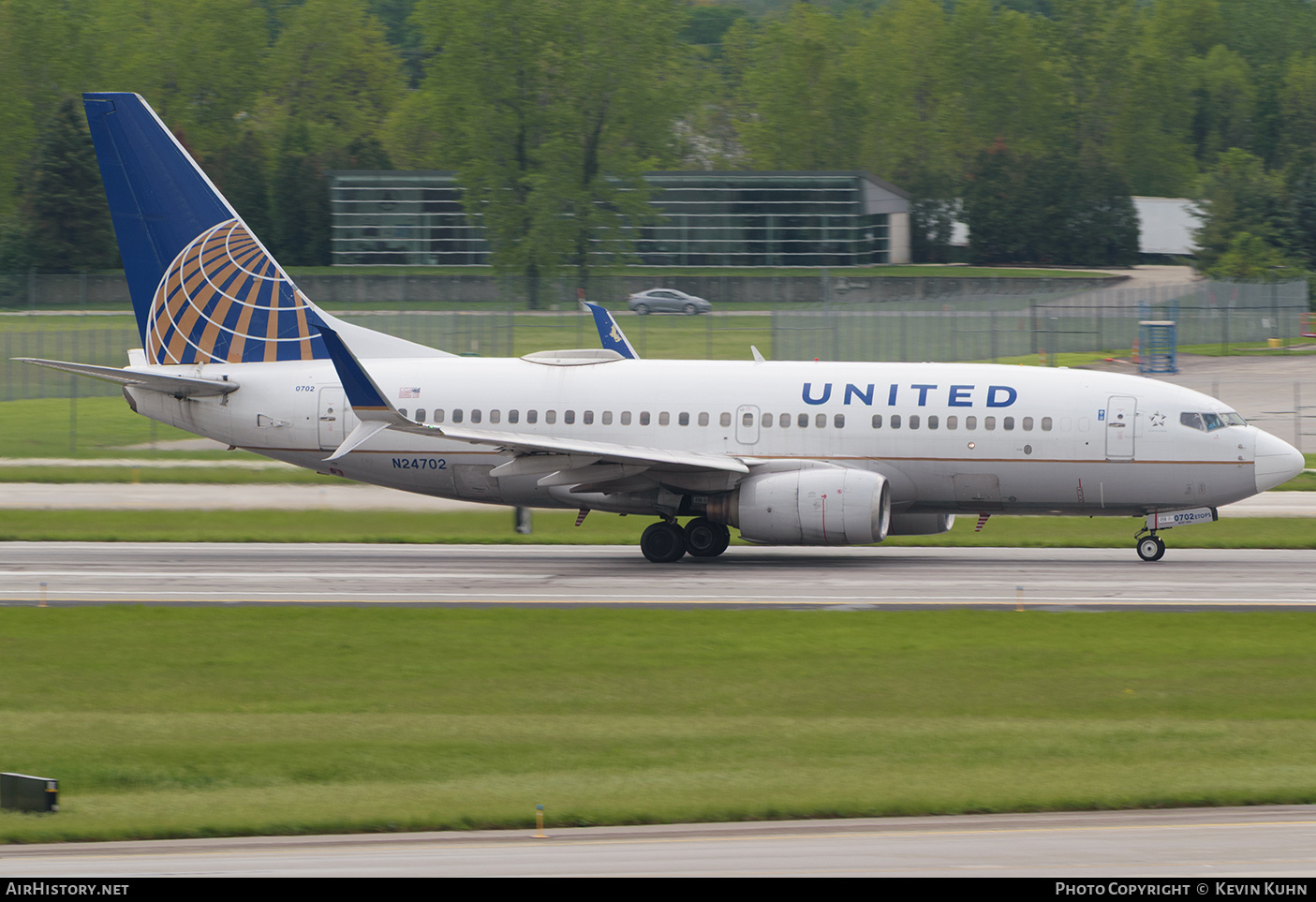 Aircraft Photo of N24702 | Boeing 737-724 | United Airlines | AirHistory.net #838612