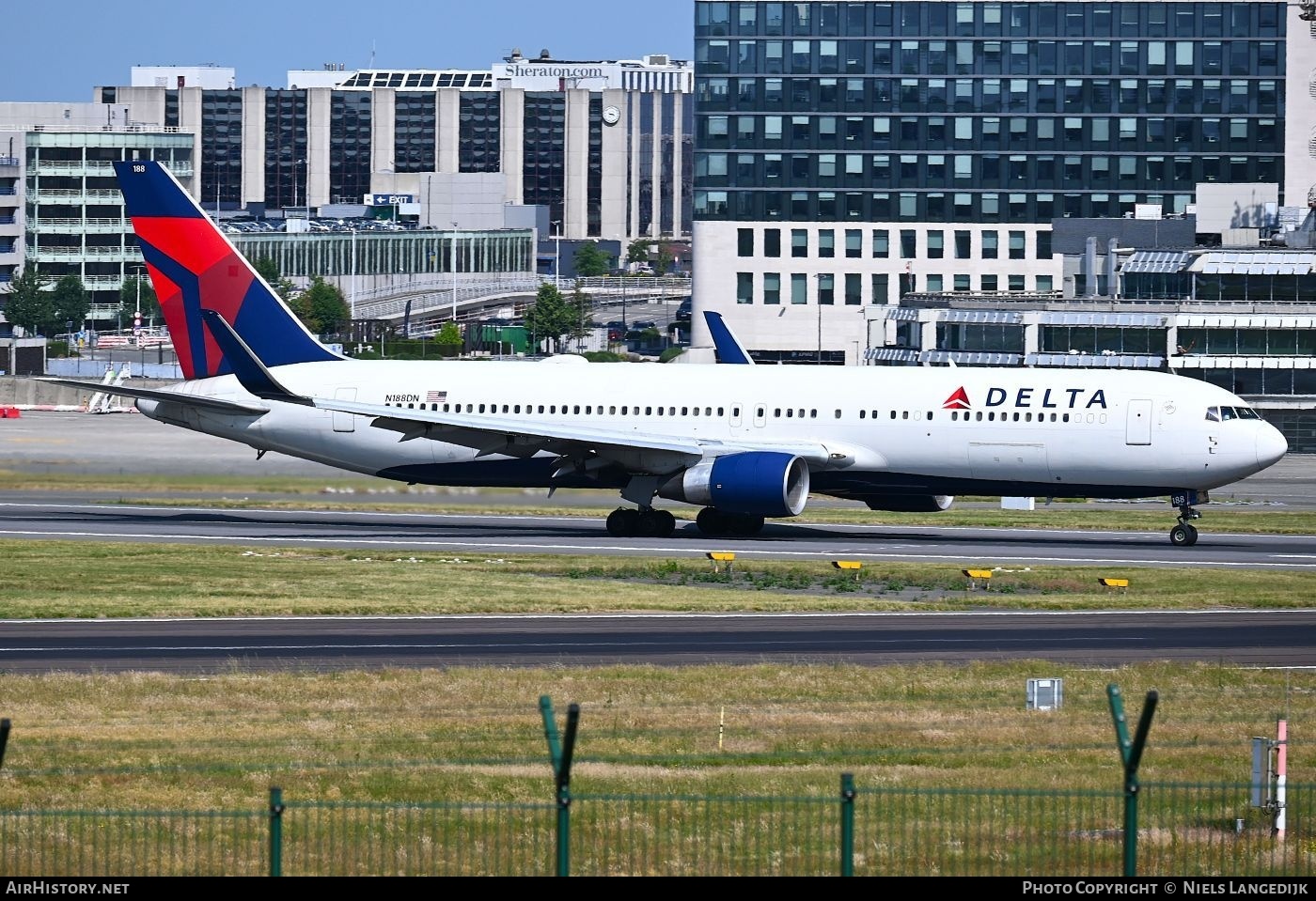 Aircraft Photo of N188DN | Boeing 767-332/ER | Delta Air Lines | AirHistory.net #838650