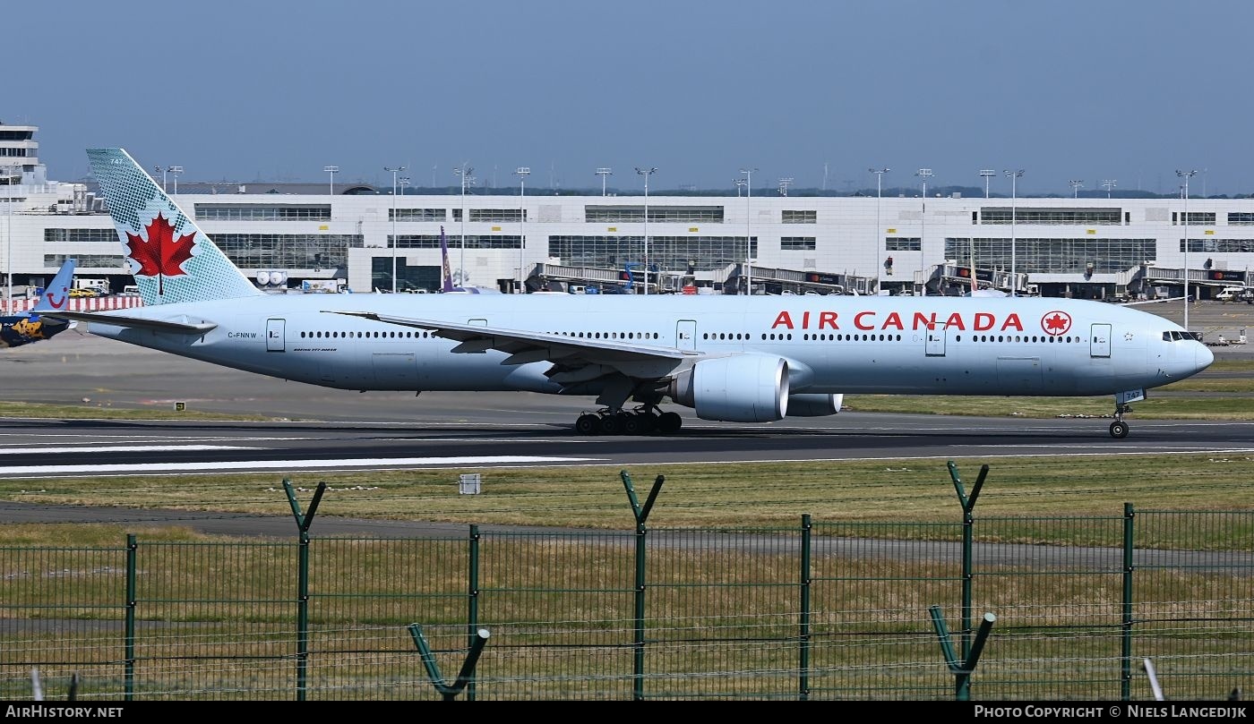 Aircraft Photo of C-FNNW | Boeing 777-333/ER | Air Canada | AirHistory.net #838687