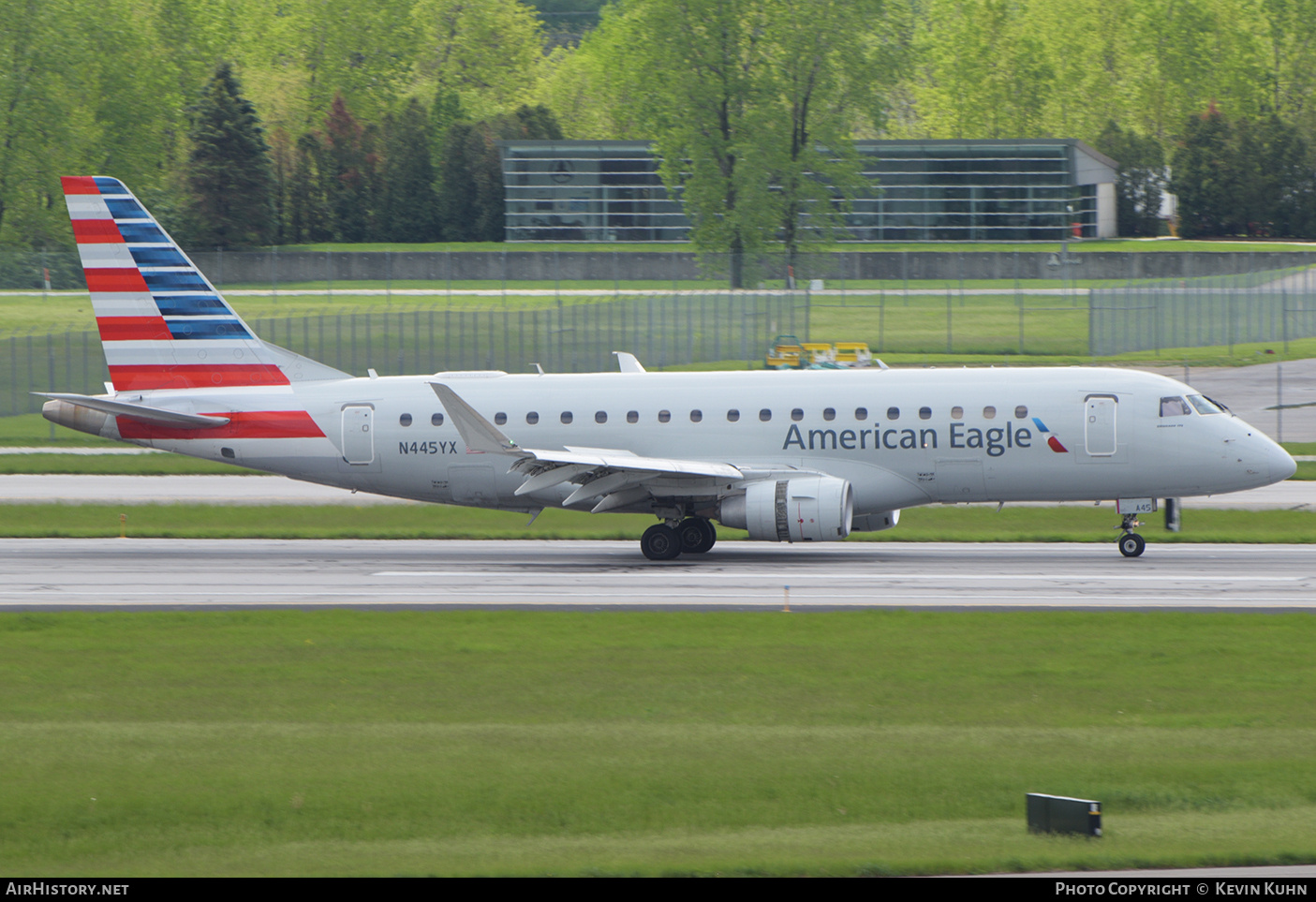 Aircraft Photo of N445YX | Embraer 175LR (ERJ-170-200LR) | American Eagle | AirHistory.net #838702