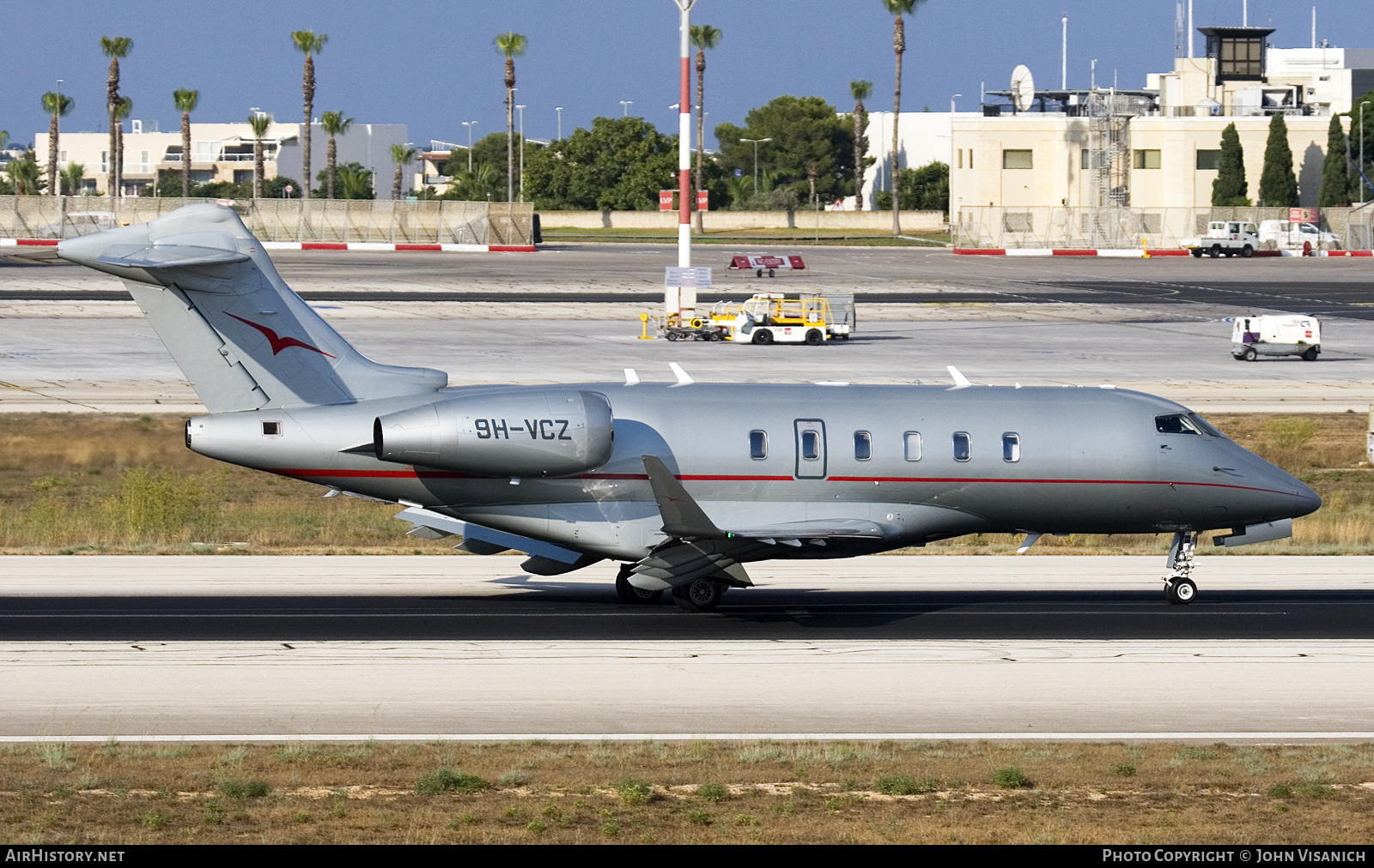 Aircraft Photo of 9H-VCZ | Bombardier Challenger 350 (BD-100-1A10) | VistaJet | AirHistory.net #838770