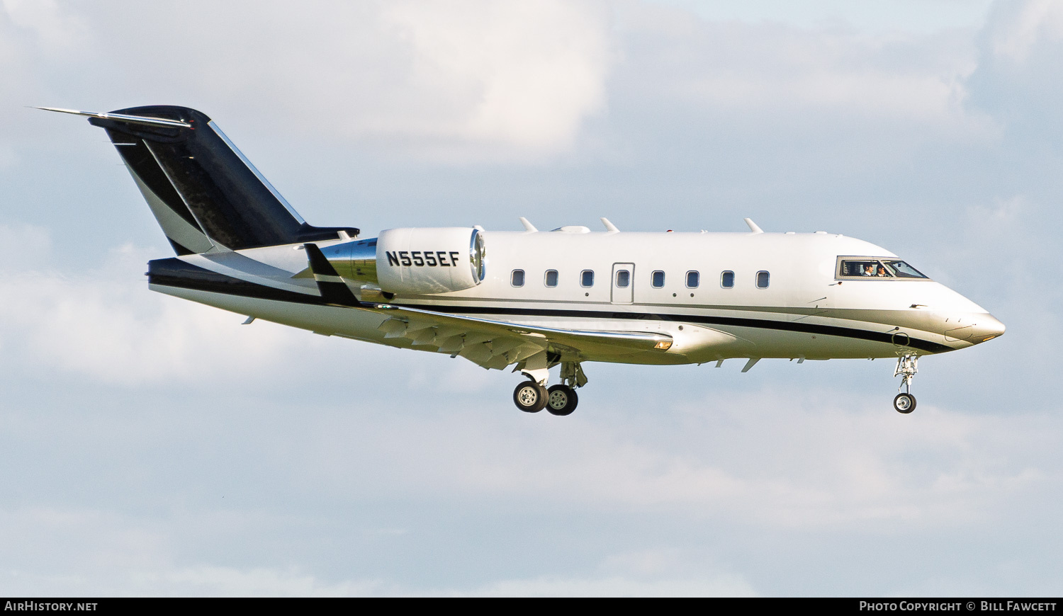 Aircraft Photo of N555EF | Bombardier Challenger 604 (CL-600-2B16) | AirHistory.net #838822