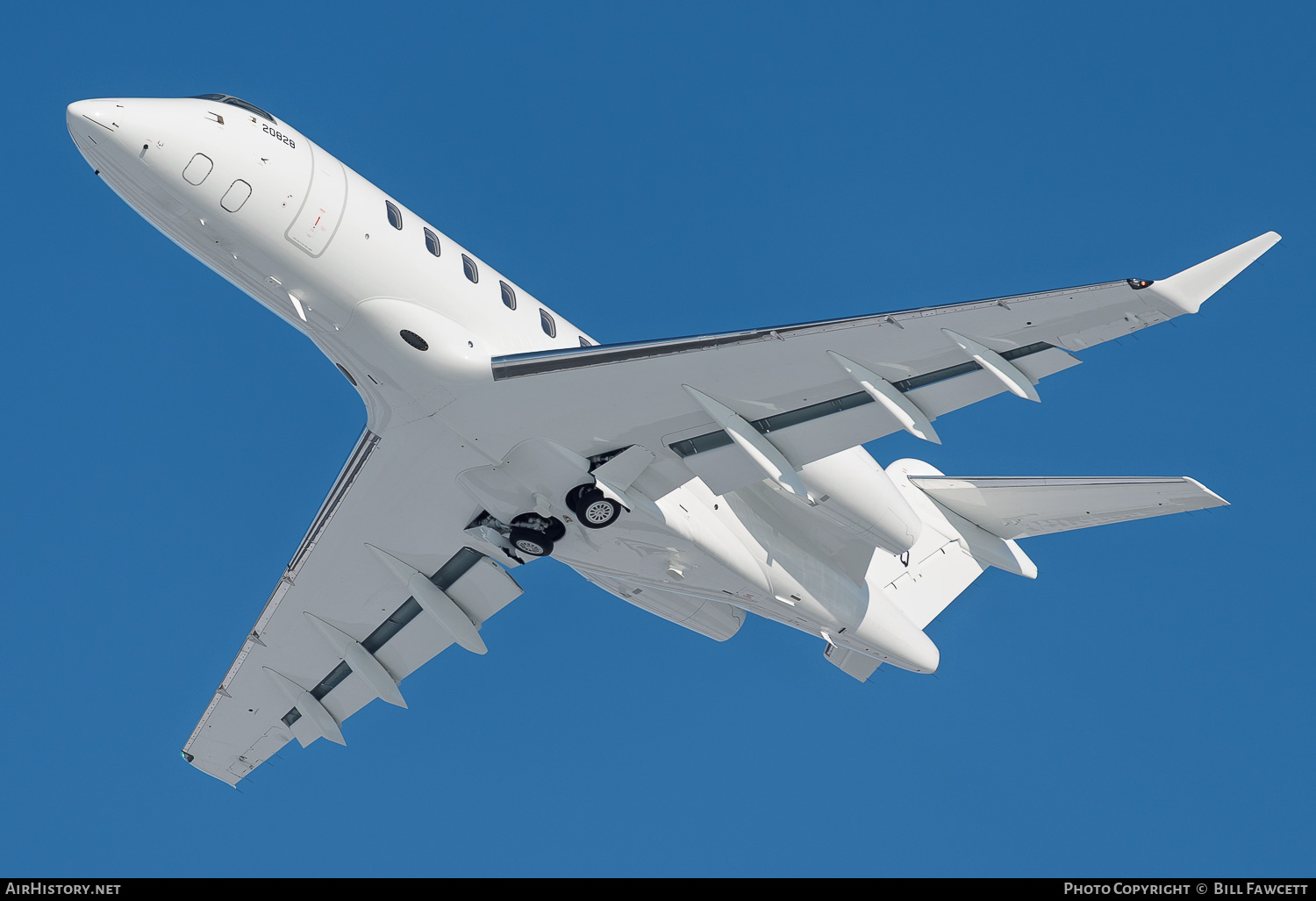 Aircraft Photo of C-GOWQ | Bombardier Challenger 350 (BD-100-1A10) | AirHistory.net #838836