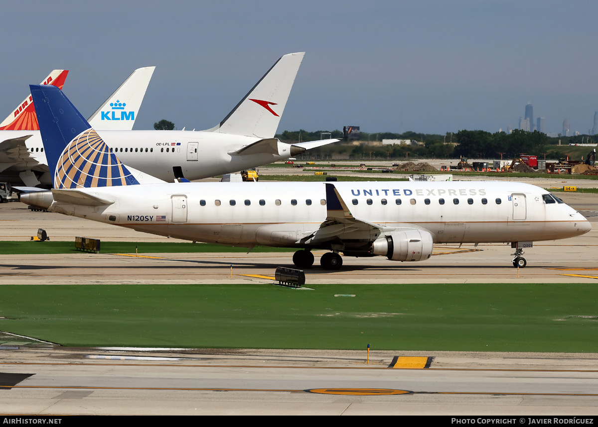 Aircraft Photo of N120SY | Embraer 175LR (ERJ-170-200LR) | United Express | AirHistory.net #838894
