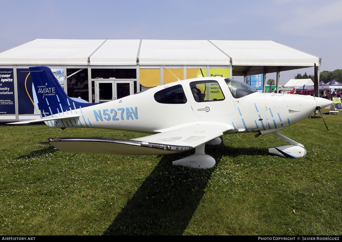 Aircraft Photo of N527AV | Cirrus SR-20 G6-GTS | United Aviate Academy | AirHistory.net #838905