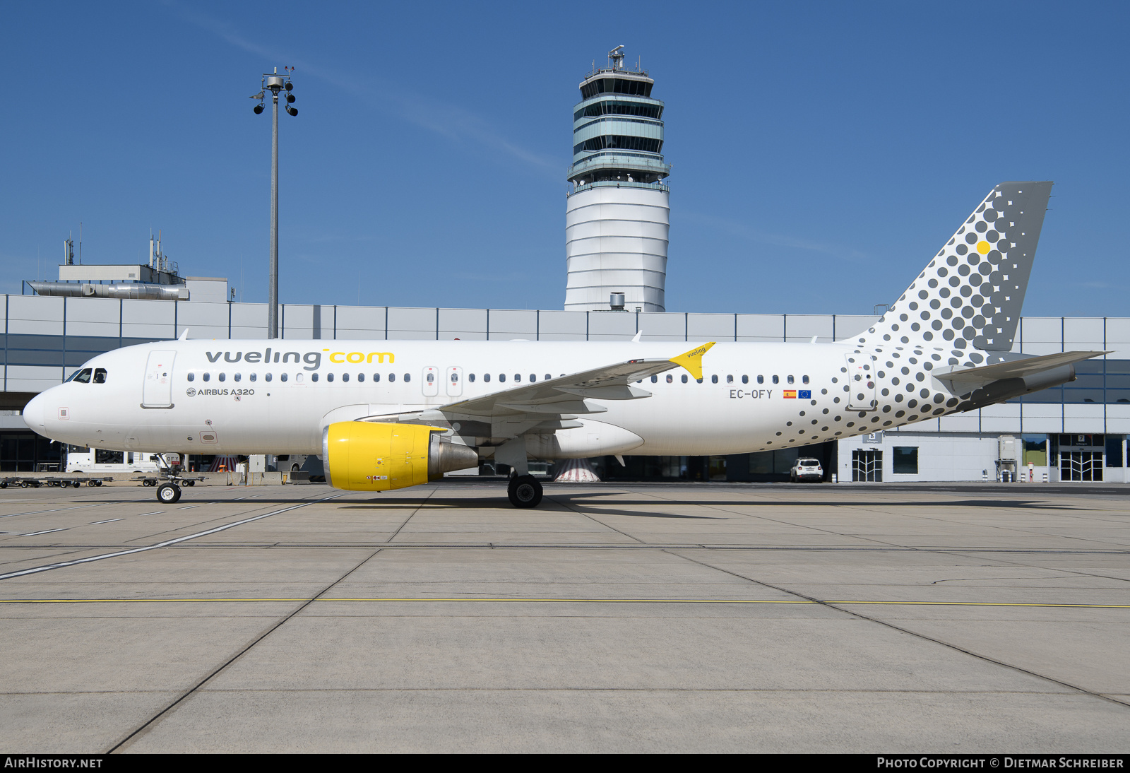 Aircraft Photo of EC-OFY | Airbus A320-214 | Vueling Airlines | AirHistory.net #838946