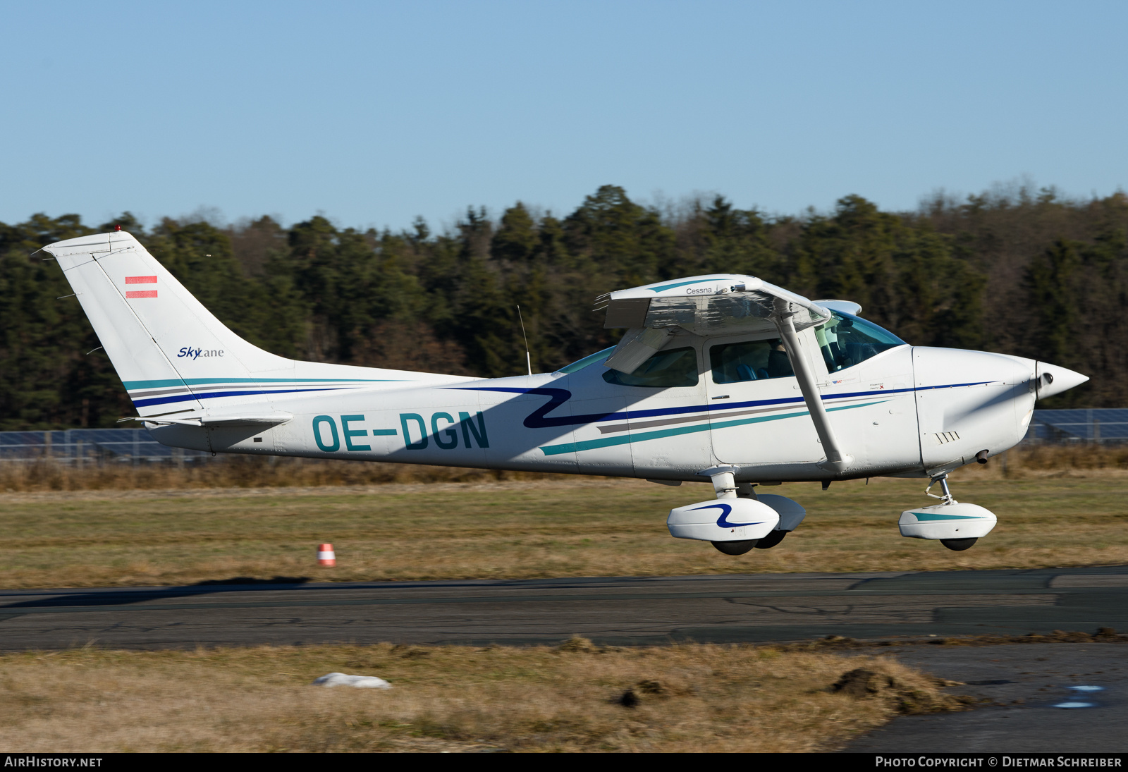 Aircraft Photo of OE-DGN | Cessna 182P Skylane | AirHistory.net #838960