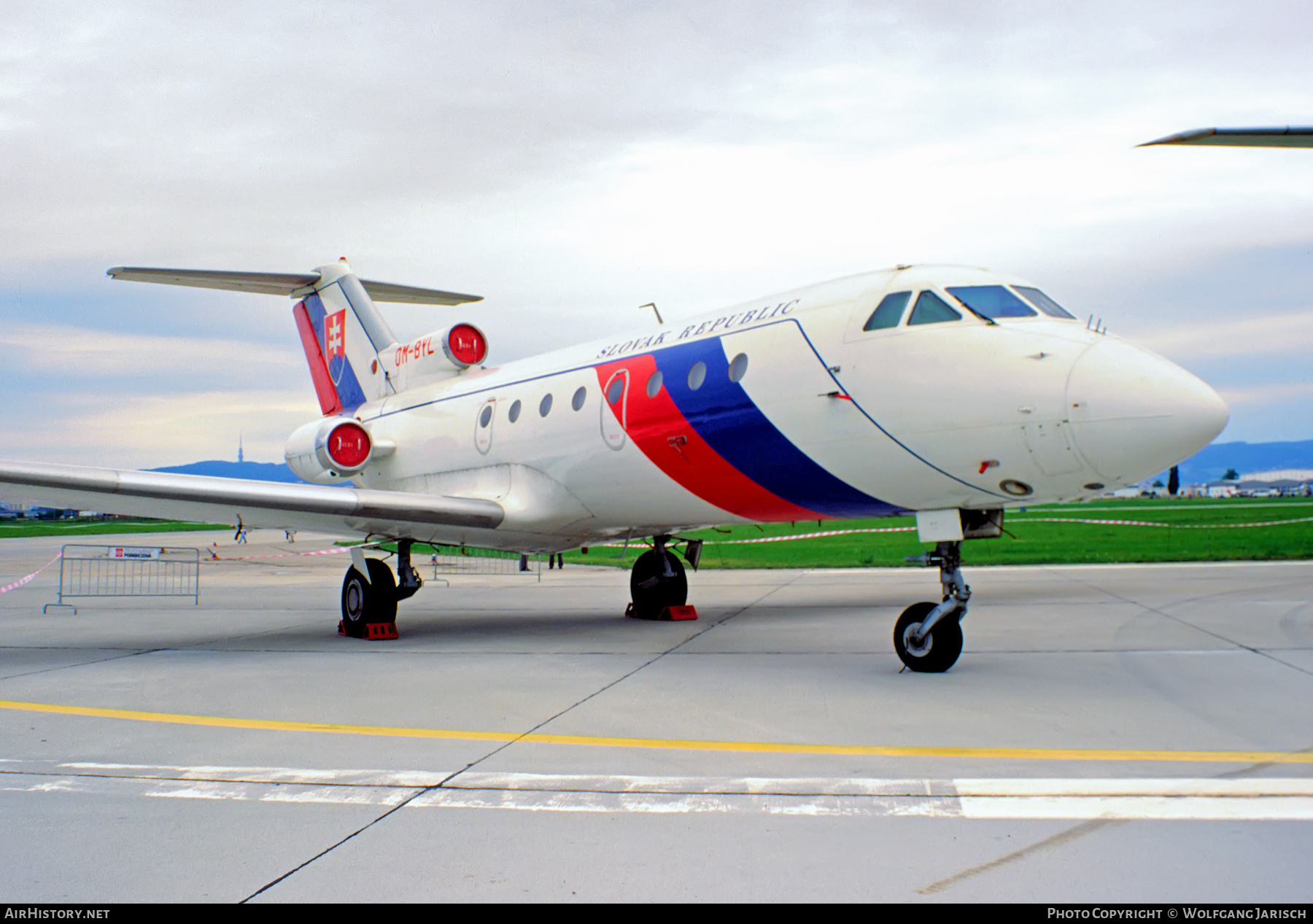 Aircraft Photo of OM-BYL | Yakovlev Yak-40 | Slovakia - Government | AirHistory.net #838998