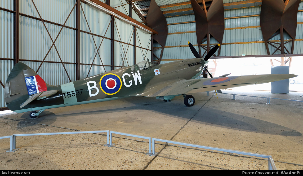 Aircraft Photo of TB597 | Supermarine 361 Spitfire LF16E | UK - Air Force | AirHistory.net #839110