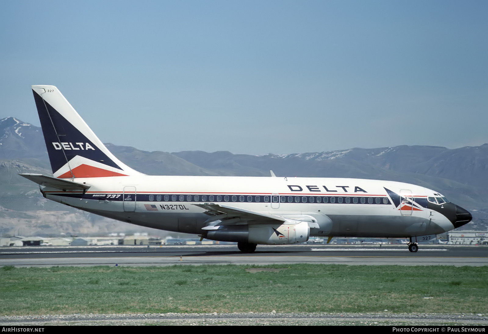 Aircraft Photo of N327DL | Boeing 737-232/Adv | Delta Air Lines | AirHistory.net #839137