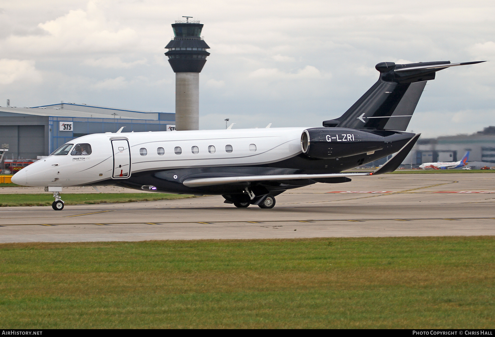 Aircraft Photo of G-LZRI | Embraer EMB-550 Praetor 600 | AirHistory.net #839243