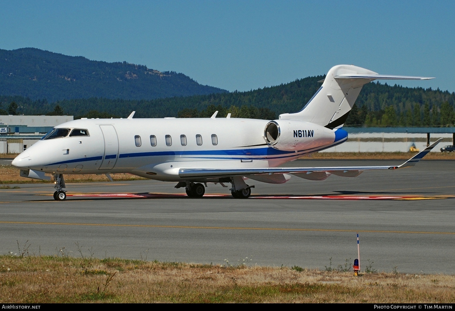 Aircraft Photo of N611AV | Bombardier Challenger 350 (BD-100-1A10) | AirHistory.net #839293