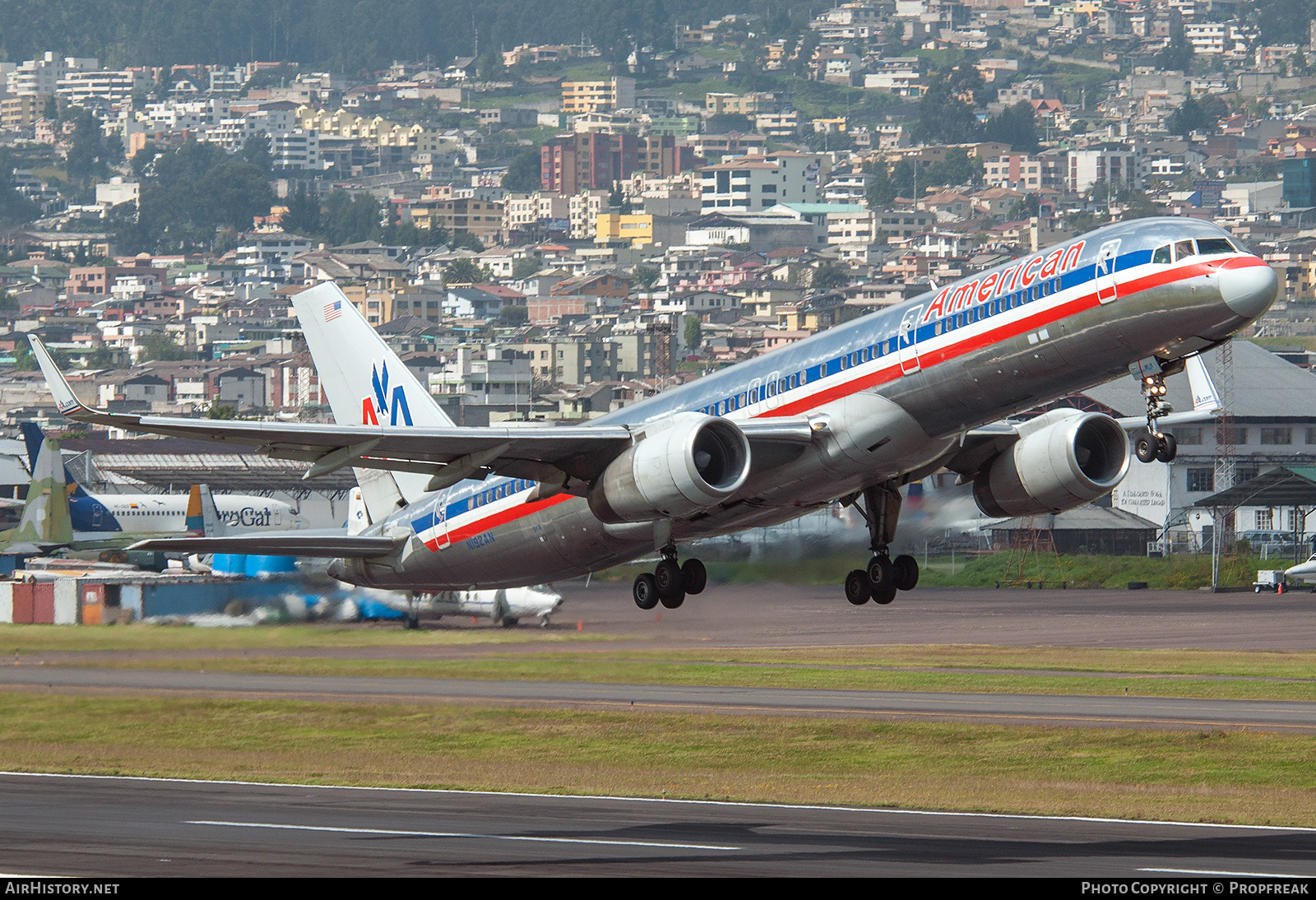 Aircraft Photo of N192AN | Boeing 757-223 | American Airlines | AirHistory.net #839327