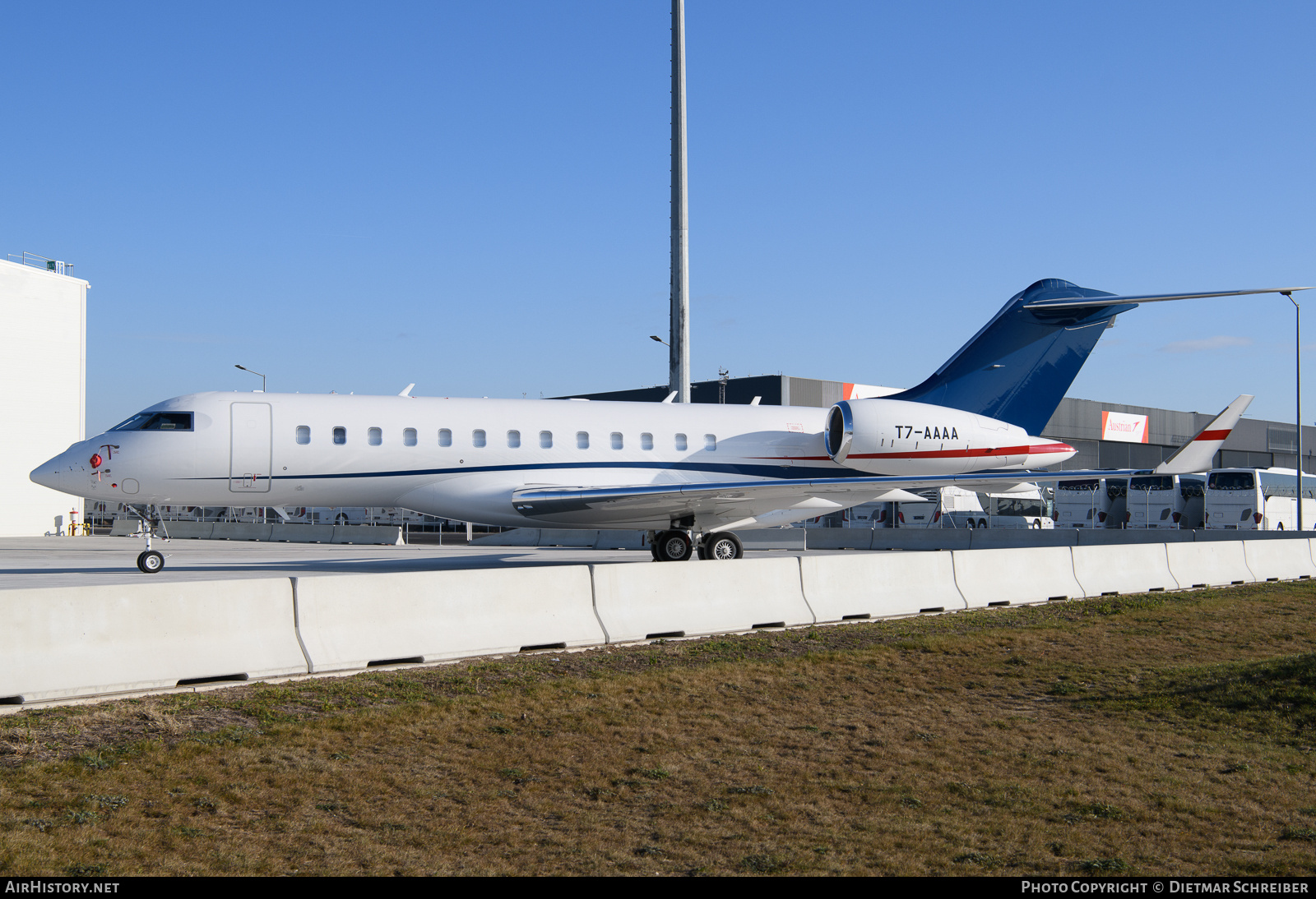 Aircraft Photo of T7-AAAA | Bombardier Global Express XRS (BD-700-1A10) | AirHistory.net #839437