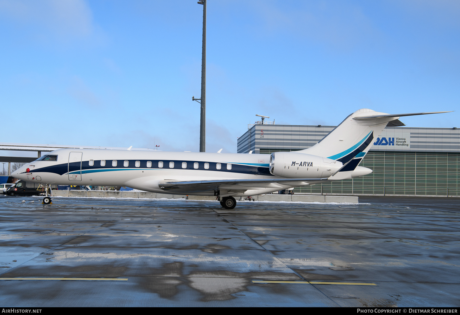 Aircraft Photo of M-ARVA | Bombardier Global 6000 (BD-700-1A10) | AirHistory.net #839439