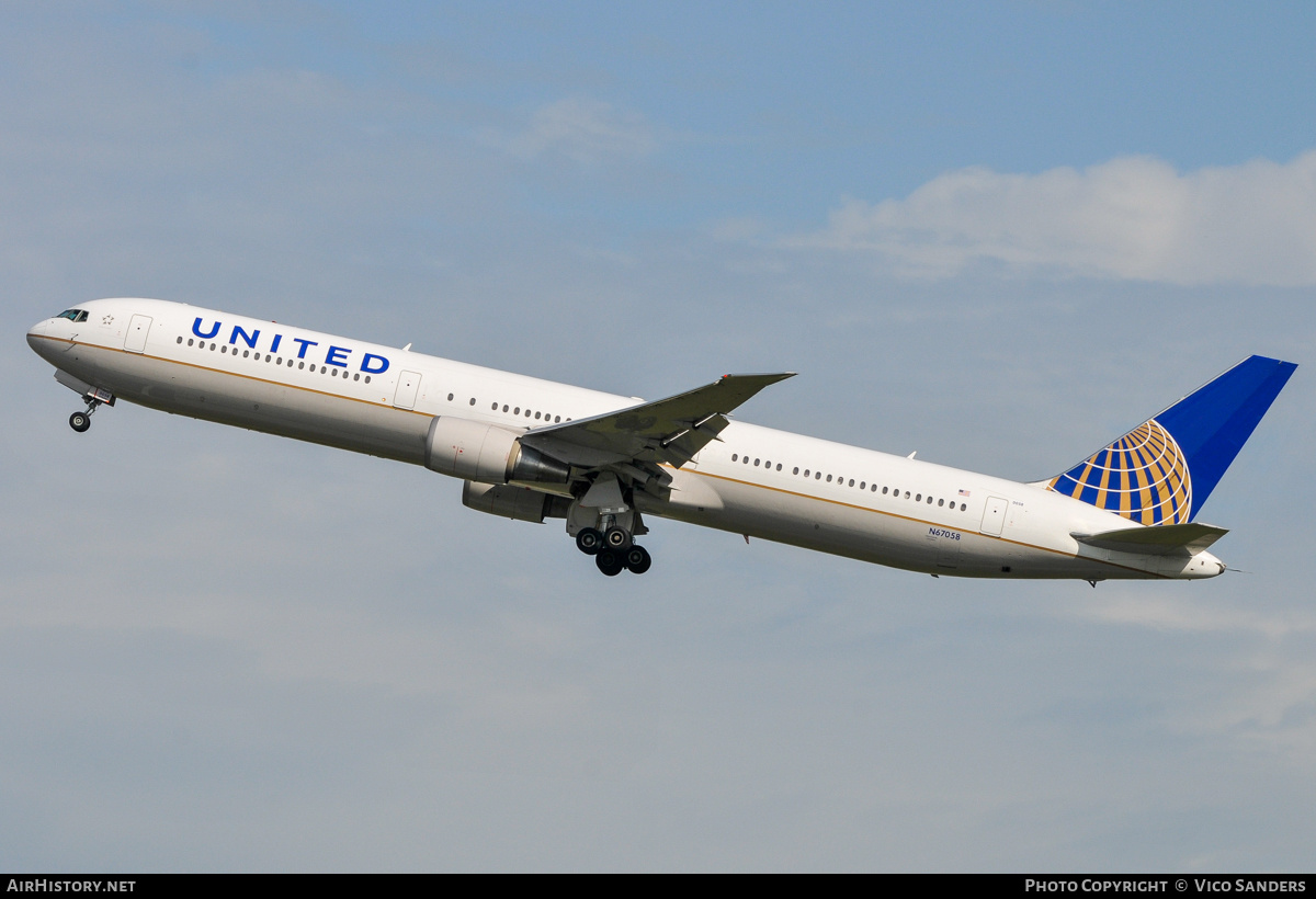Aircraft Photo of N67058 | Boeing 767-424/ER | United Airlines | AirHistory.net #839527