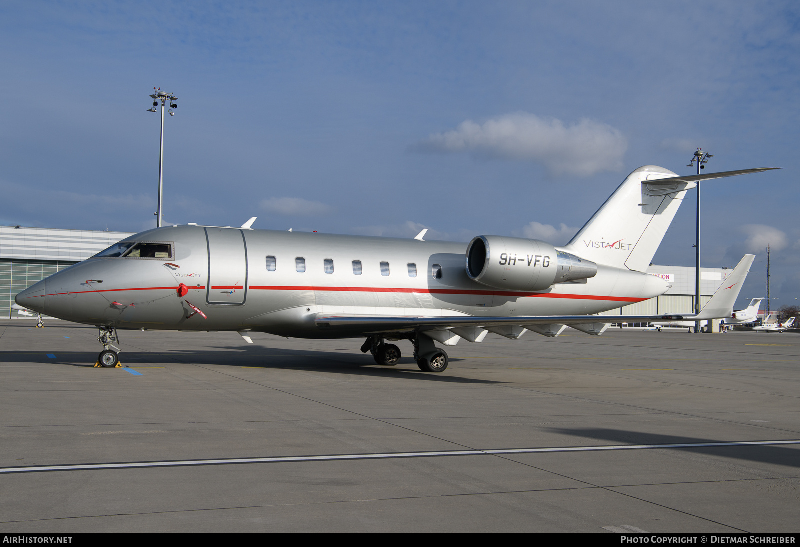 Aircraft Photo of 9H-VFG | Bombardier Challenger 605 (CL-600-2B16) | VistaJet | AirHistory.net #839531