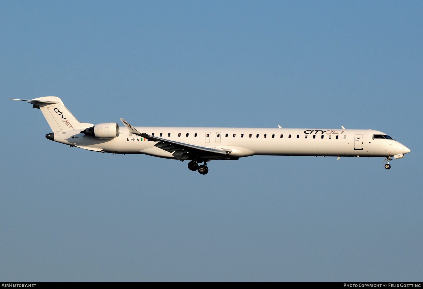 Aircraft Photo of EI-HIA | Bombardier CRJ-1000 (CL-600-2E25) | CityJet | AirHistory.net #839714