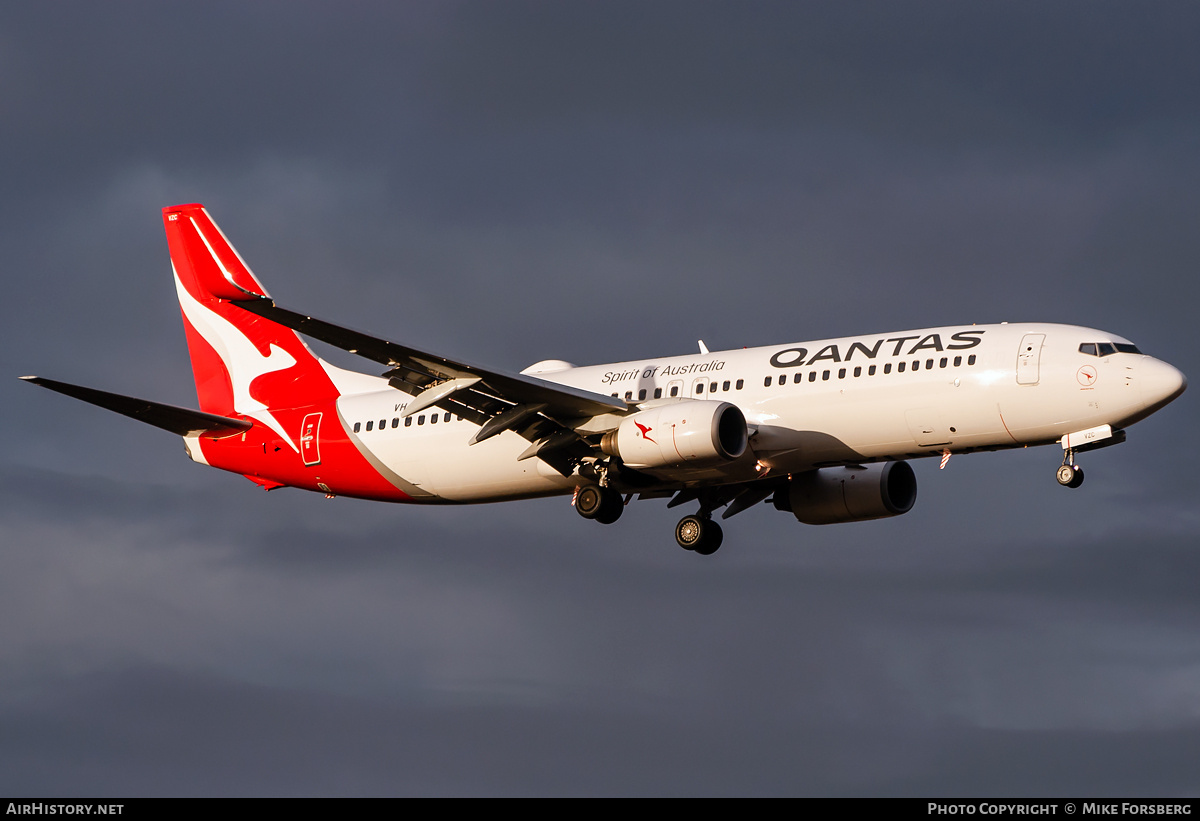 Aircraft Photo of VH-VZC | Boeing 737-838 | Qantas | AirHistory.net #839716